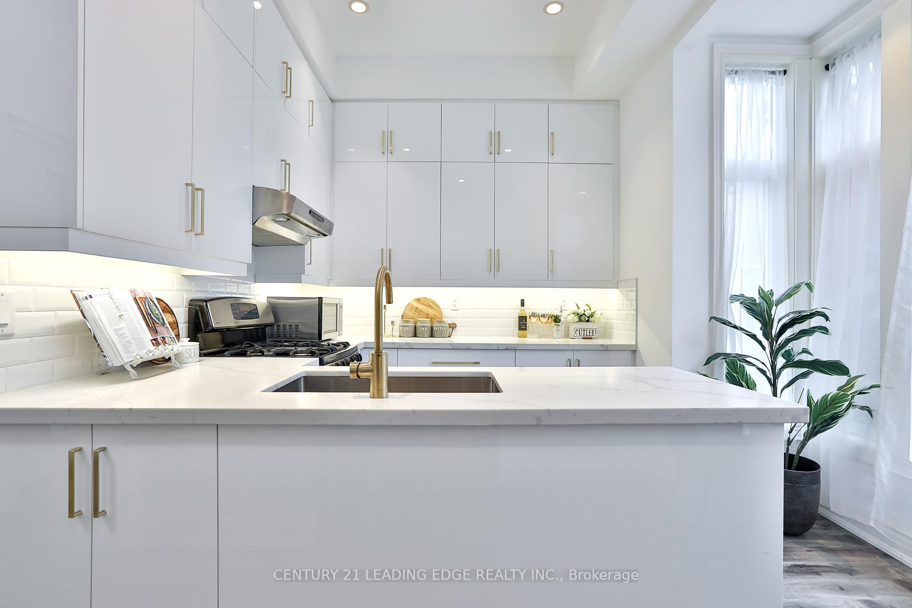 Photo 3 of 198 B Moore Avenue, Toronto, Rosedale-Moore Park — HOMEH