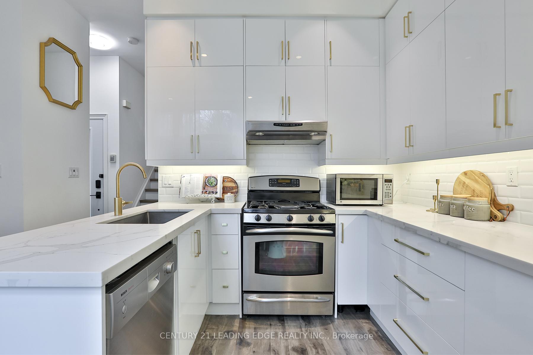 Photo 5 of 198 B Moore Avenue, Toronto, Rosedale-Moore Park — HOMEH