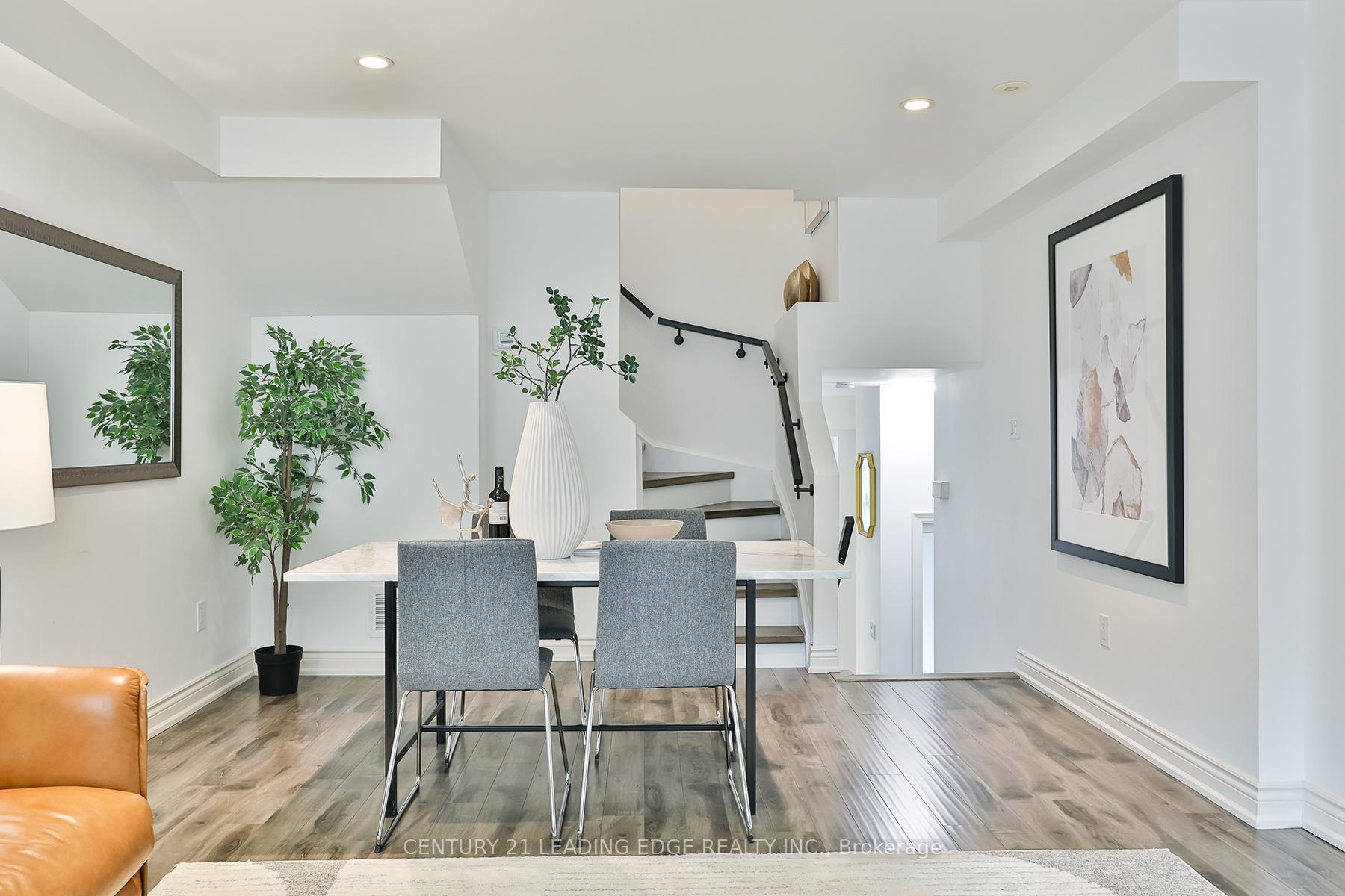 Photo 14 of 198 B Moore Avenue, Toronto, Rosedale-Moore Park — HOMEH