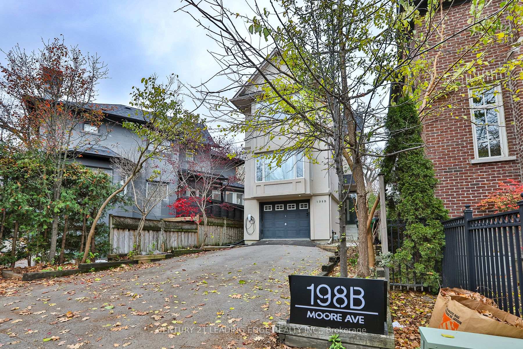 Photo 35 of 198 B Moore Avenue, Toronto, Rosedale-Moore Park — HOMEH