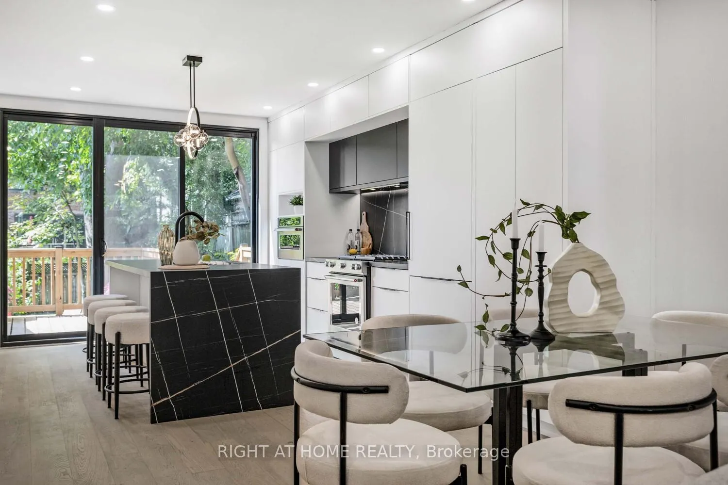 Photo 7 of 324 Lee Avenue, Toronto, The Beaches — HOMEH