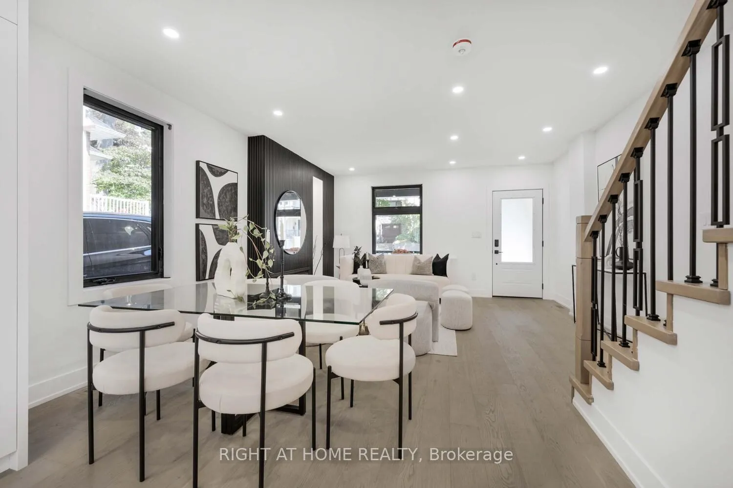 Photo 8 of 324 Lee Avenue, Toronto, The Beaches — HOMEH