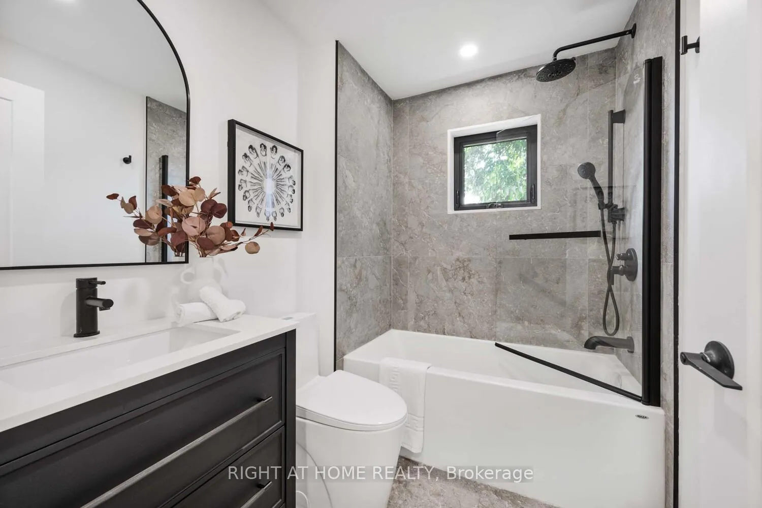 Photo 21 of 324 Lee Avenue, Toronto, The Beaches — HOMEH