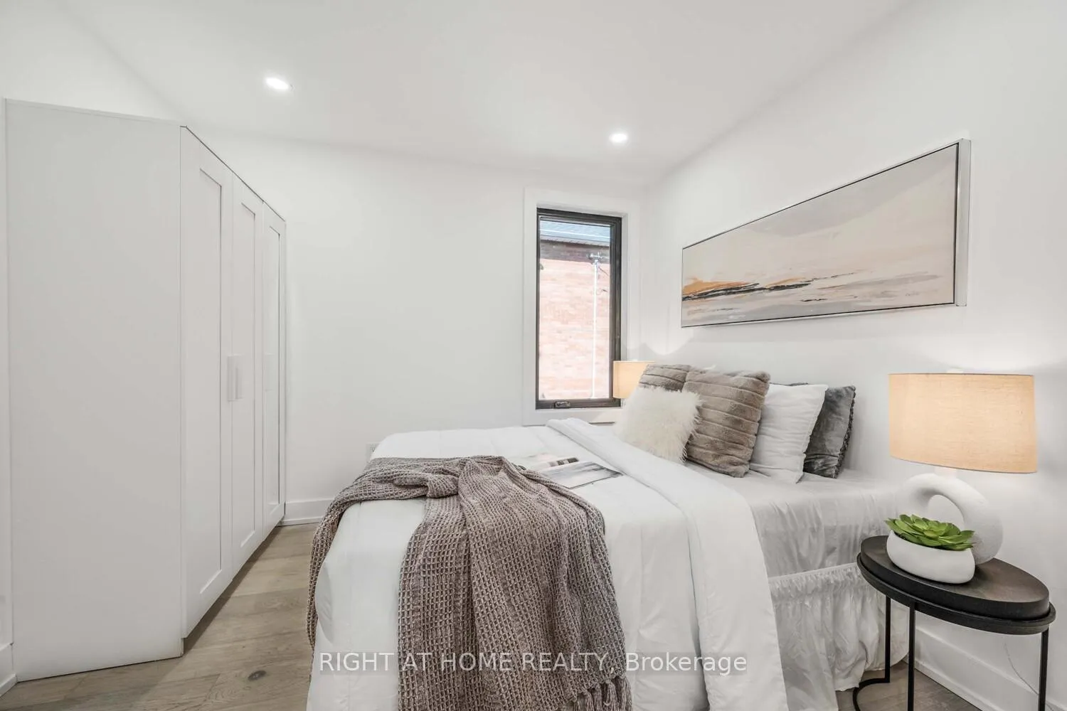 Photo 22 of 324 Lee Avenue, Toronto, The Beaches — HOMEH