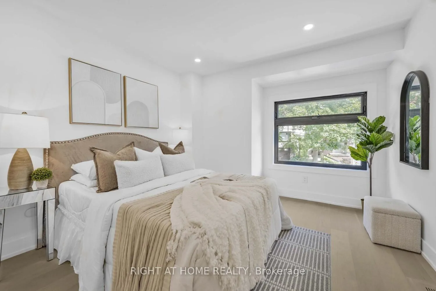 Photo 25 of 324 Lee Avenue, Toronto, The Beaches — HOMEH