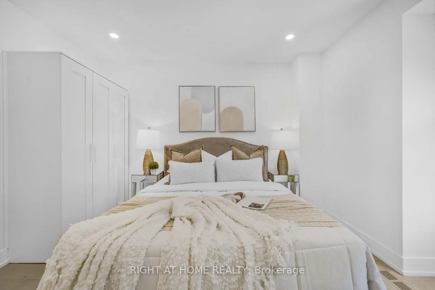 Photo 26 of 324 Lee Avenue, Toronto, The Beaches — HOMEH