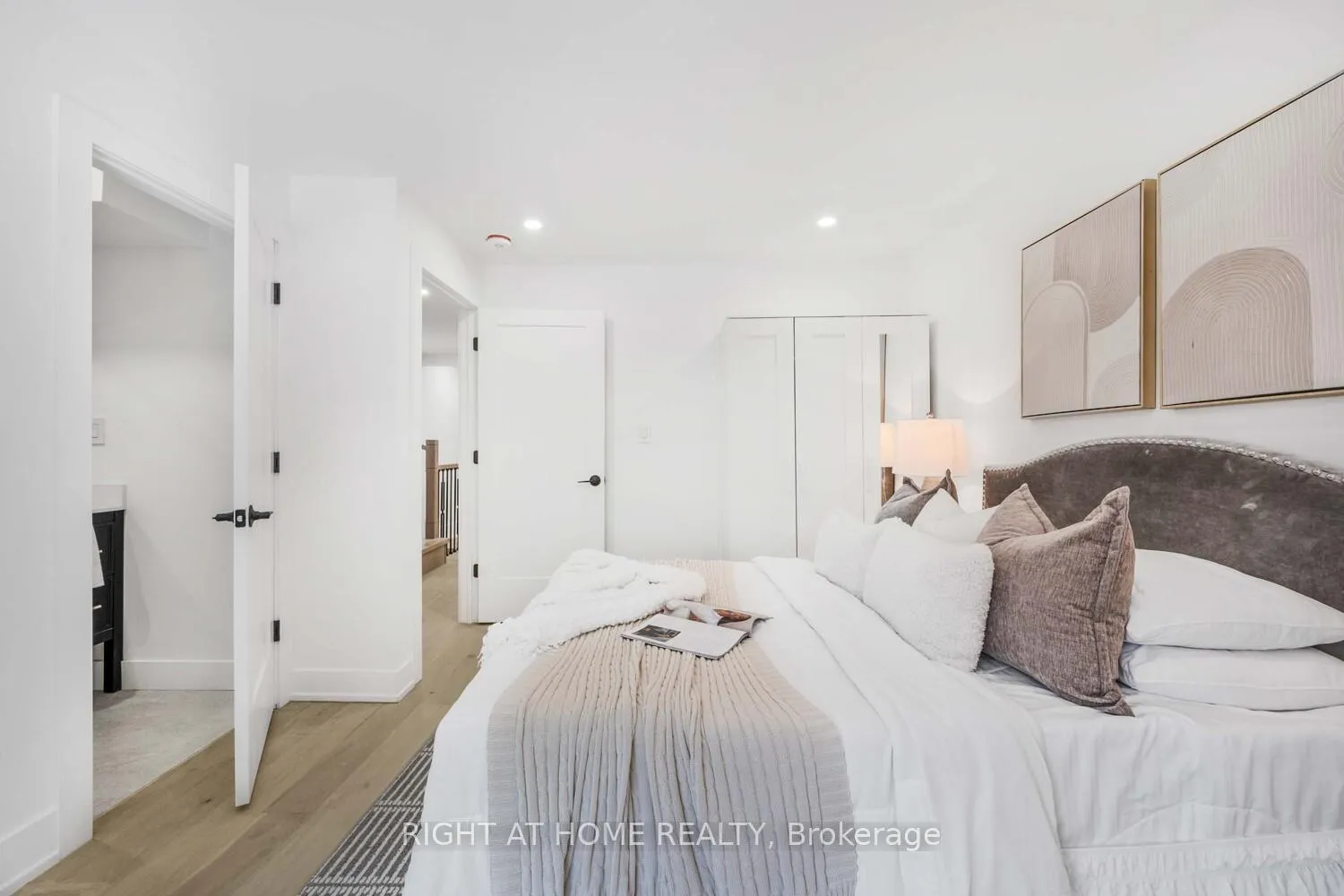 Photo 28 of 324 Lee Avenue, Toronto, The Beaches — HOMEH