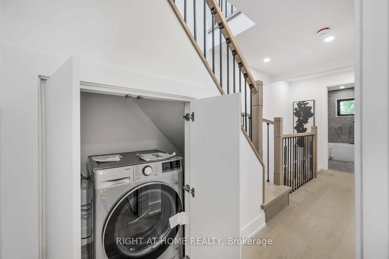 Photo 31 of 324 Lee Avenue, Toronto, The Beaches — HOMEH