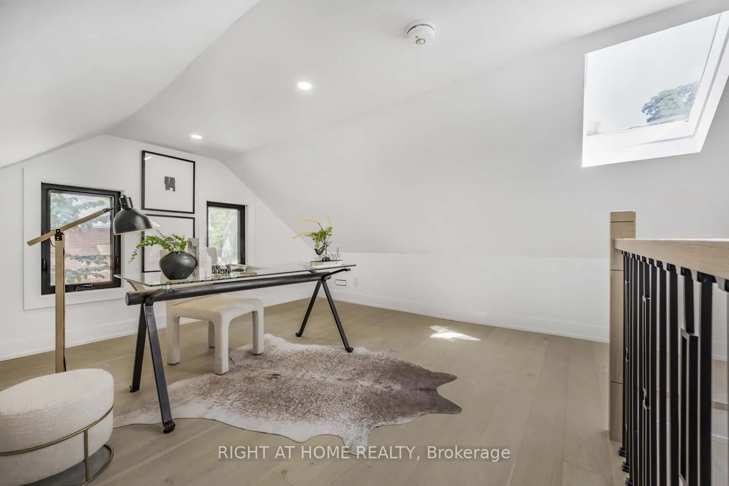 Photo 34 of 324 Lee Avenue, Toronto, The Beaches — HOMEH