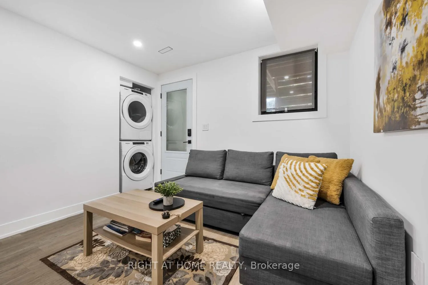 Photo 35 of 324 Lee Avenue, Toronto, The Beaches — HOMEH