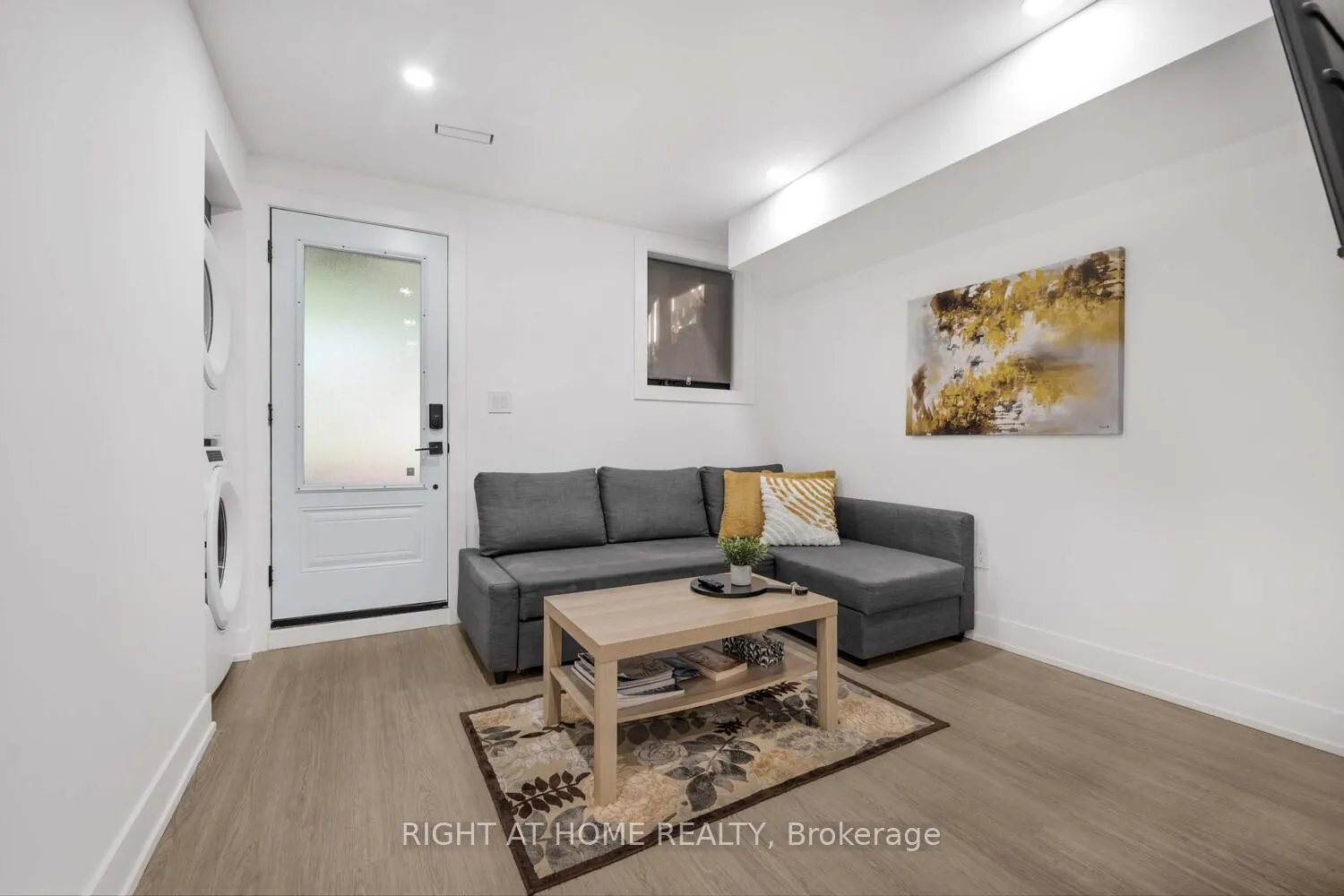 Photo 37 of 324 Lee Avenue, Toronto, The Beaches — HOMEH