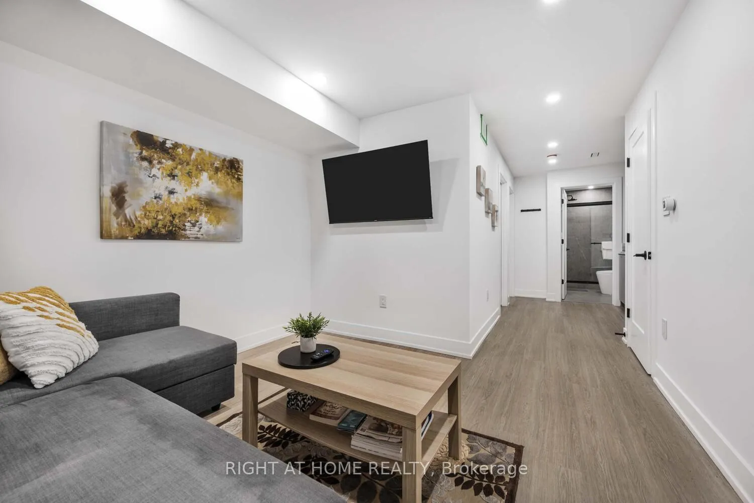 Photo 38 of 324 Lee Avenue, Toronto, The Beaches — HOMEH