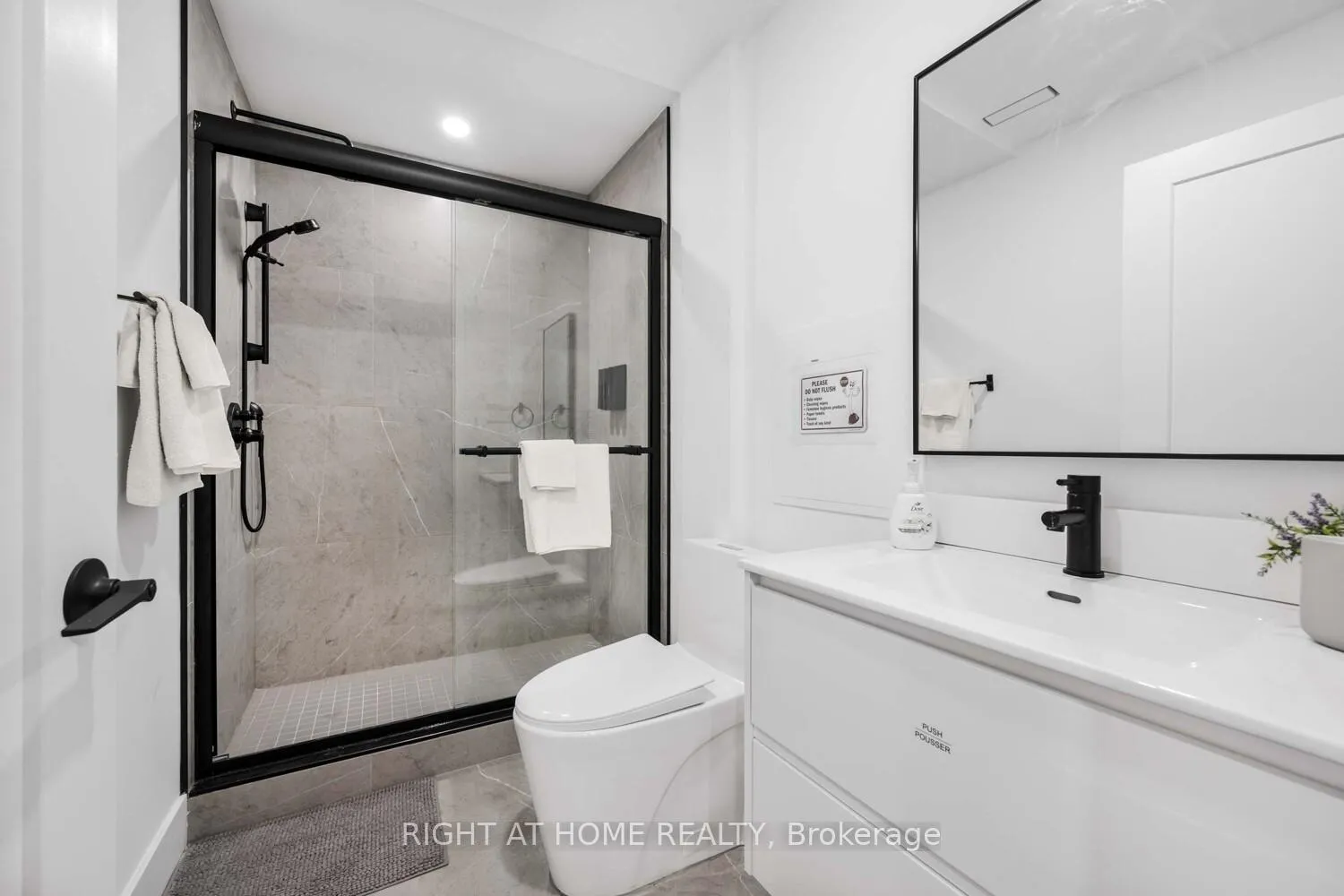 Photo 40 of 324 Lee Avenue, Toronto, The Beaches — HOMEH