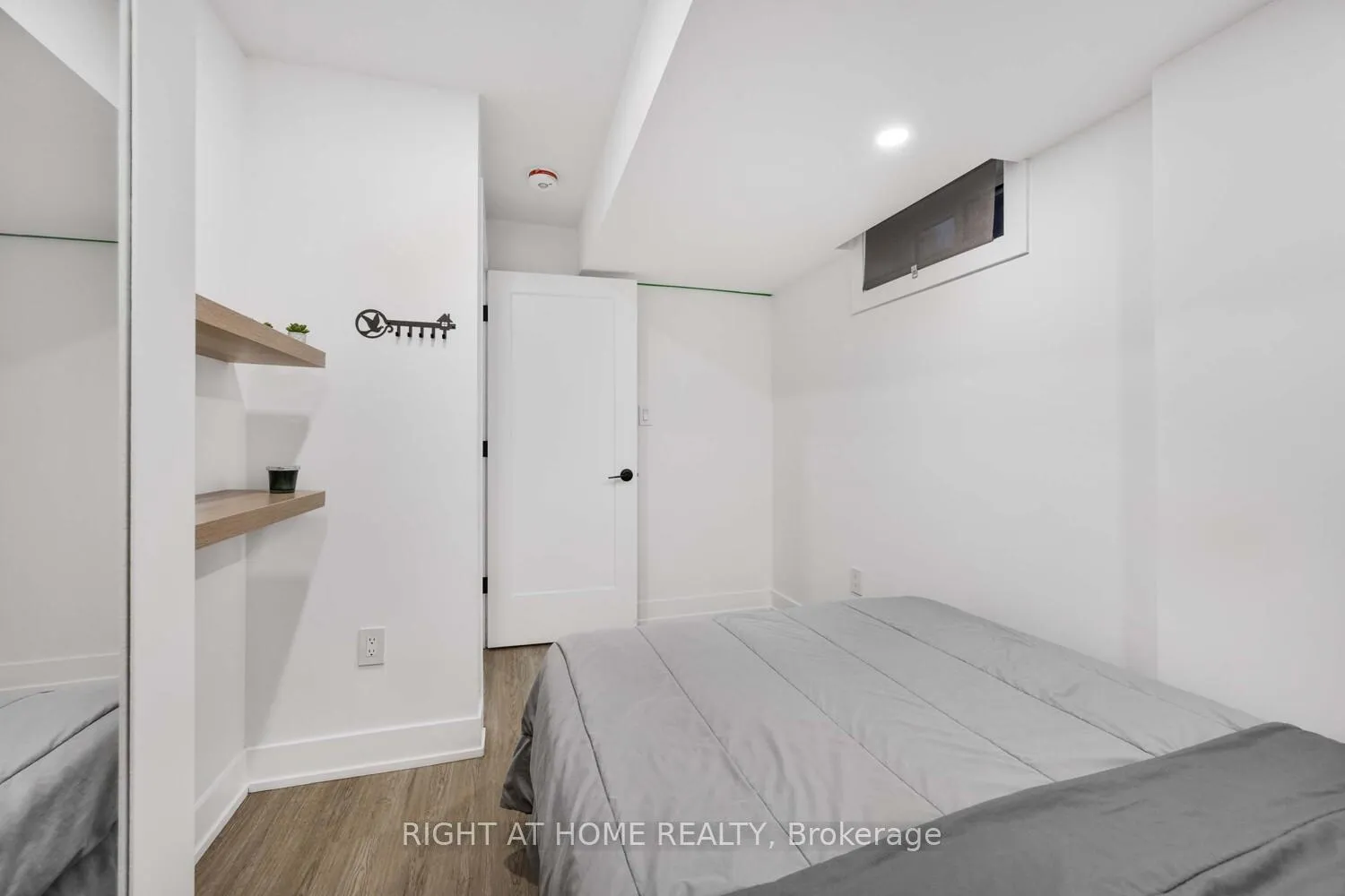 Photo 42 of 324 Lee Avenue, Toronto, The Beaches — HOMEH
