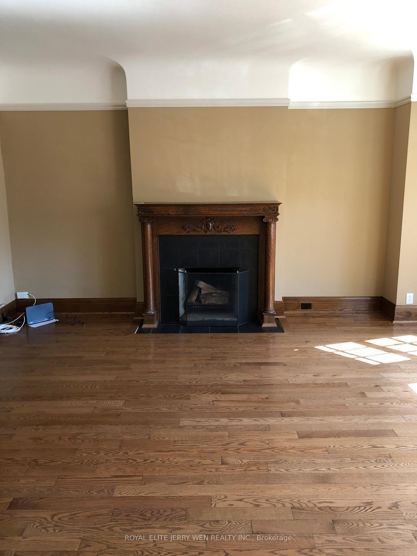 Photo 6 of 30 Belsize Drive, Toronto, Mount Pleasant West — HOMEH