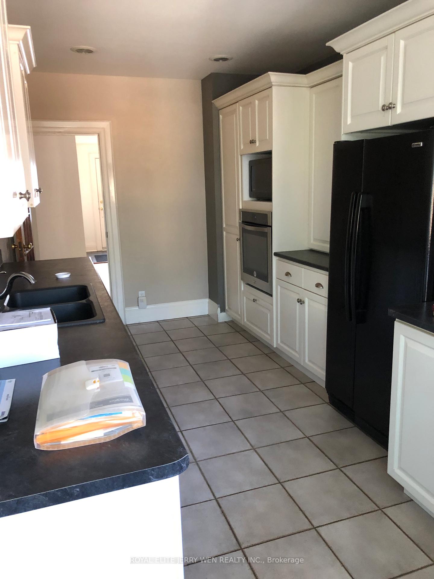 Photo 11 of 30 Belsize Drive, Toronto, Mount Pleasant West — HOMEH