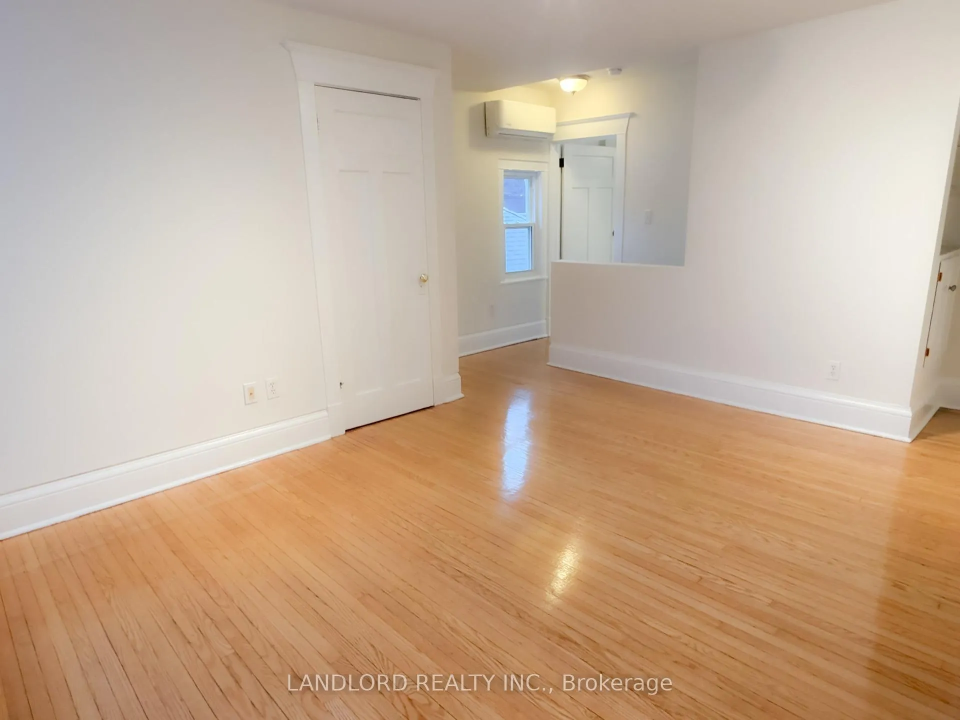 Photo 3 of Unit 4, 2469 Queen Street E, Toronto, The Beaches — HOMEH