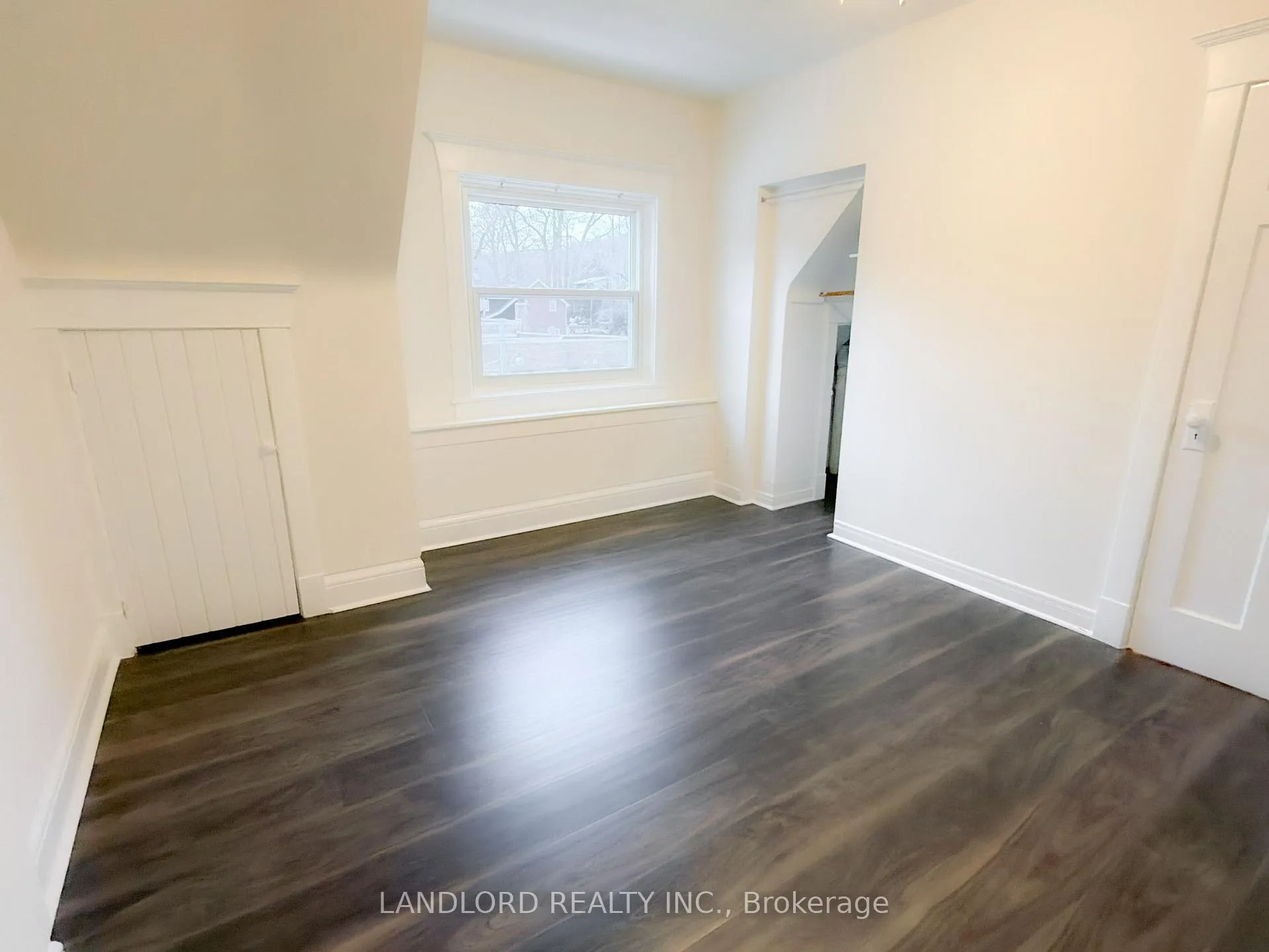 Photo 9 of Unit 4, 2469 Queen Street E, Toronto, The Beaches — HOMEH