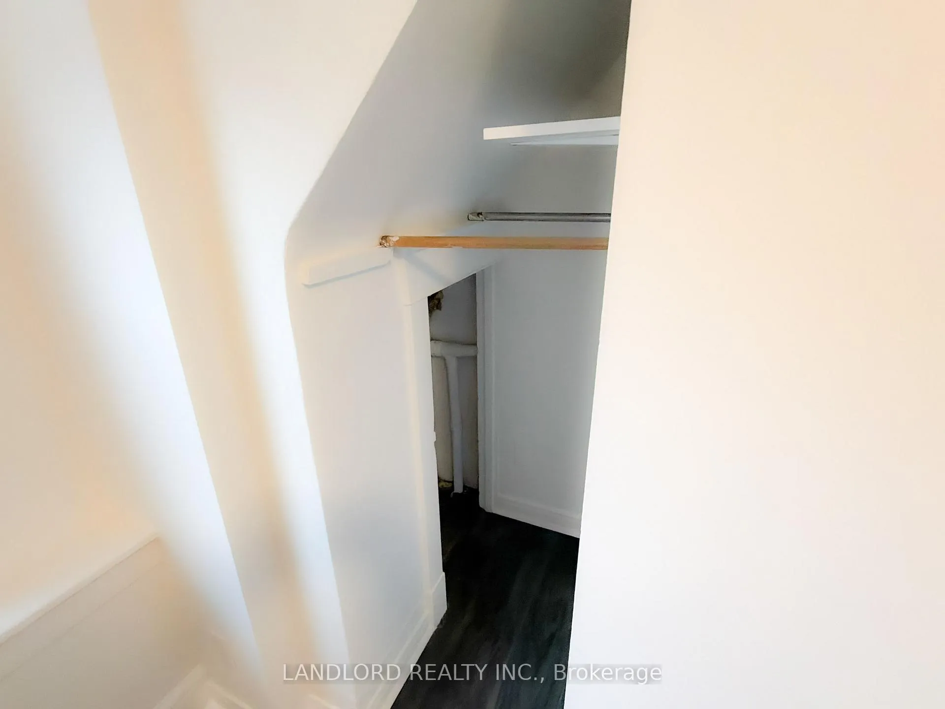 Photo 10 of Unit 4, 2469 Queen Street E, Toronto, The Beaches — HOMEH