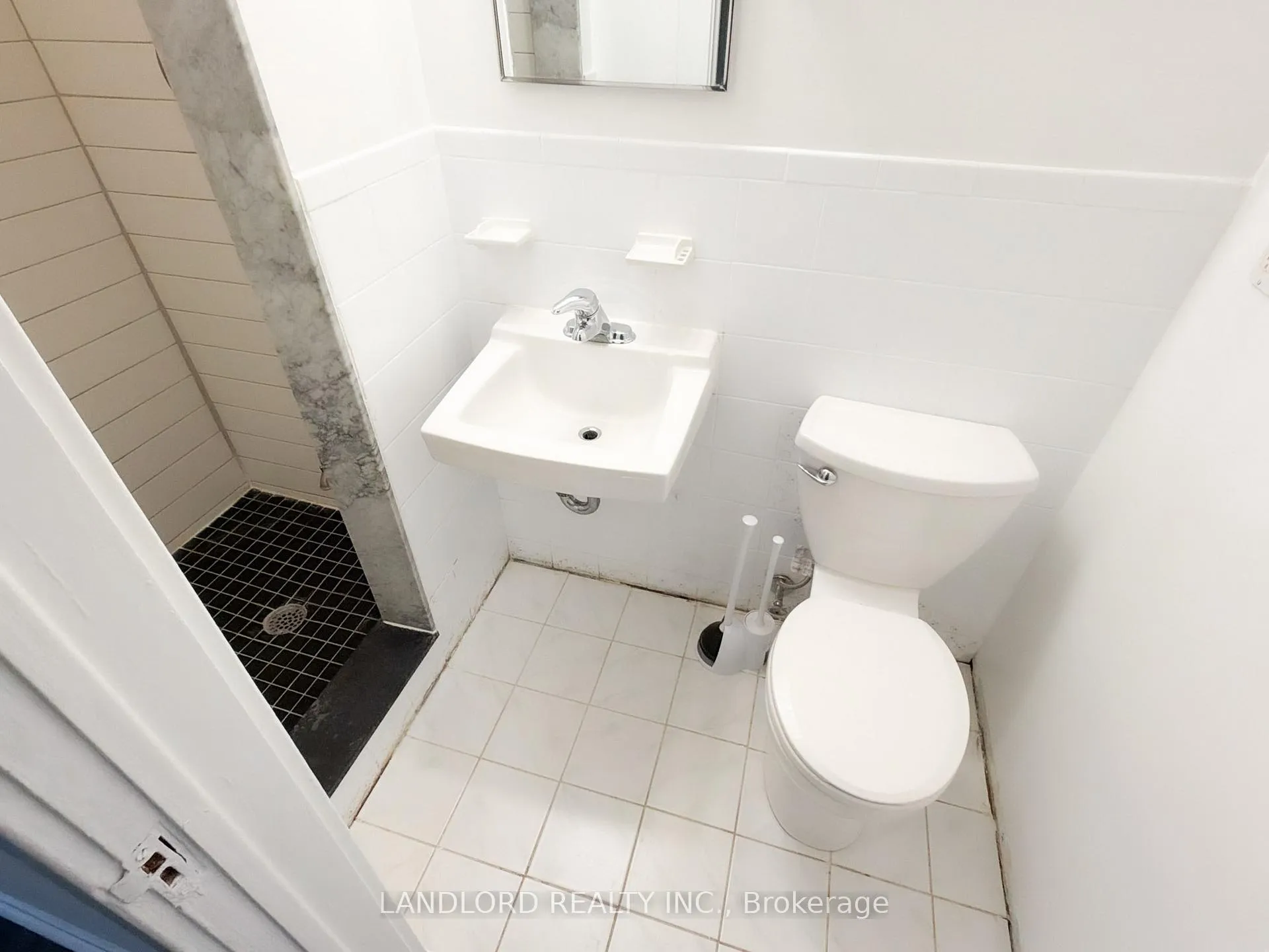 Photo 11 of Unit 4, 2469 Queen Street E, Toronto, The Beaches — HOMEH