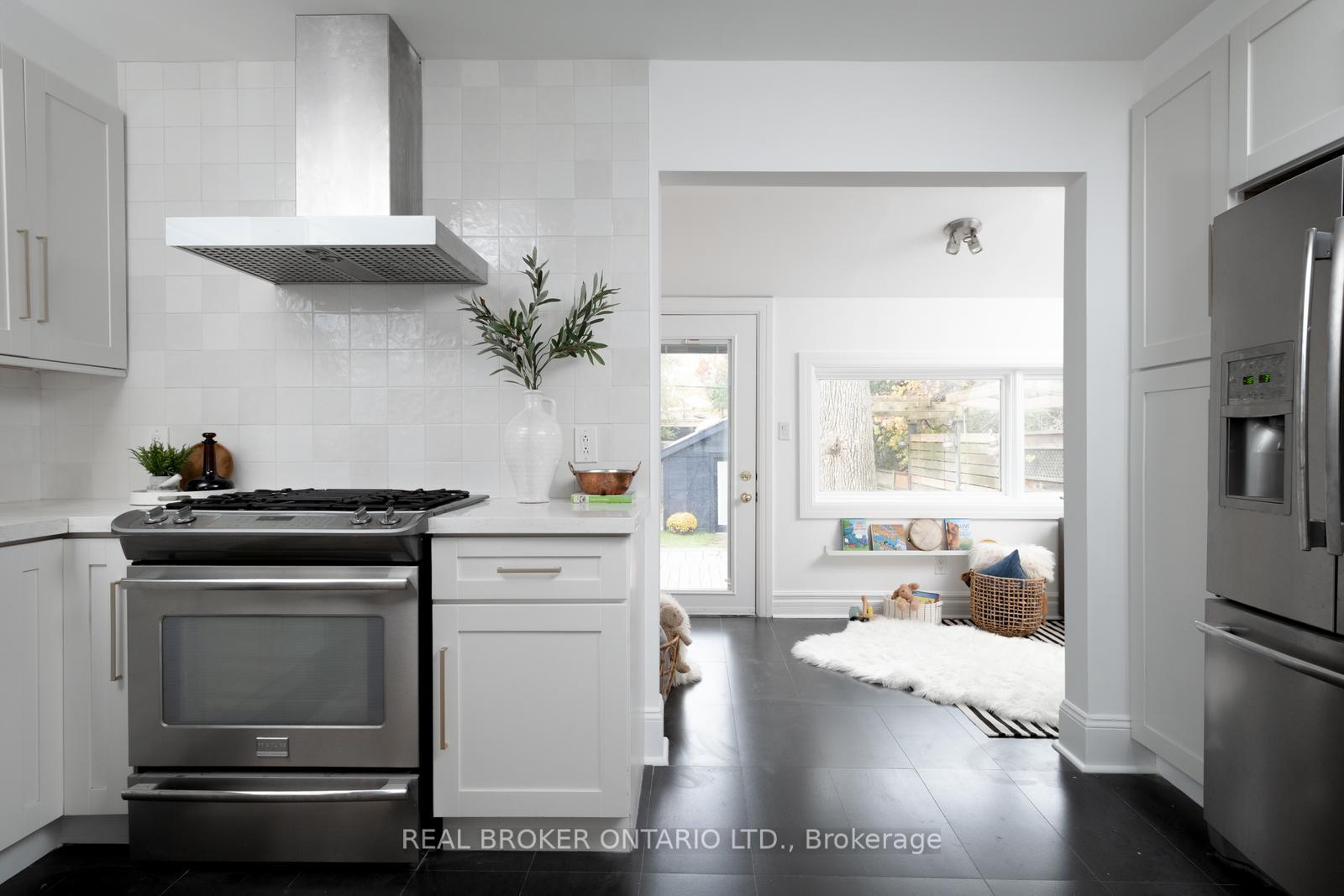 Photo 15 of 21 Stephenson Avenue, Toronto, East End-Danforth — HOMEH