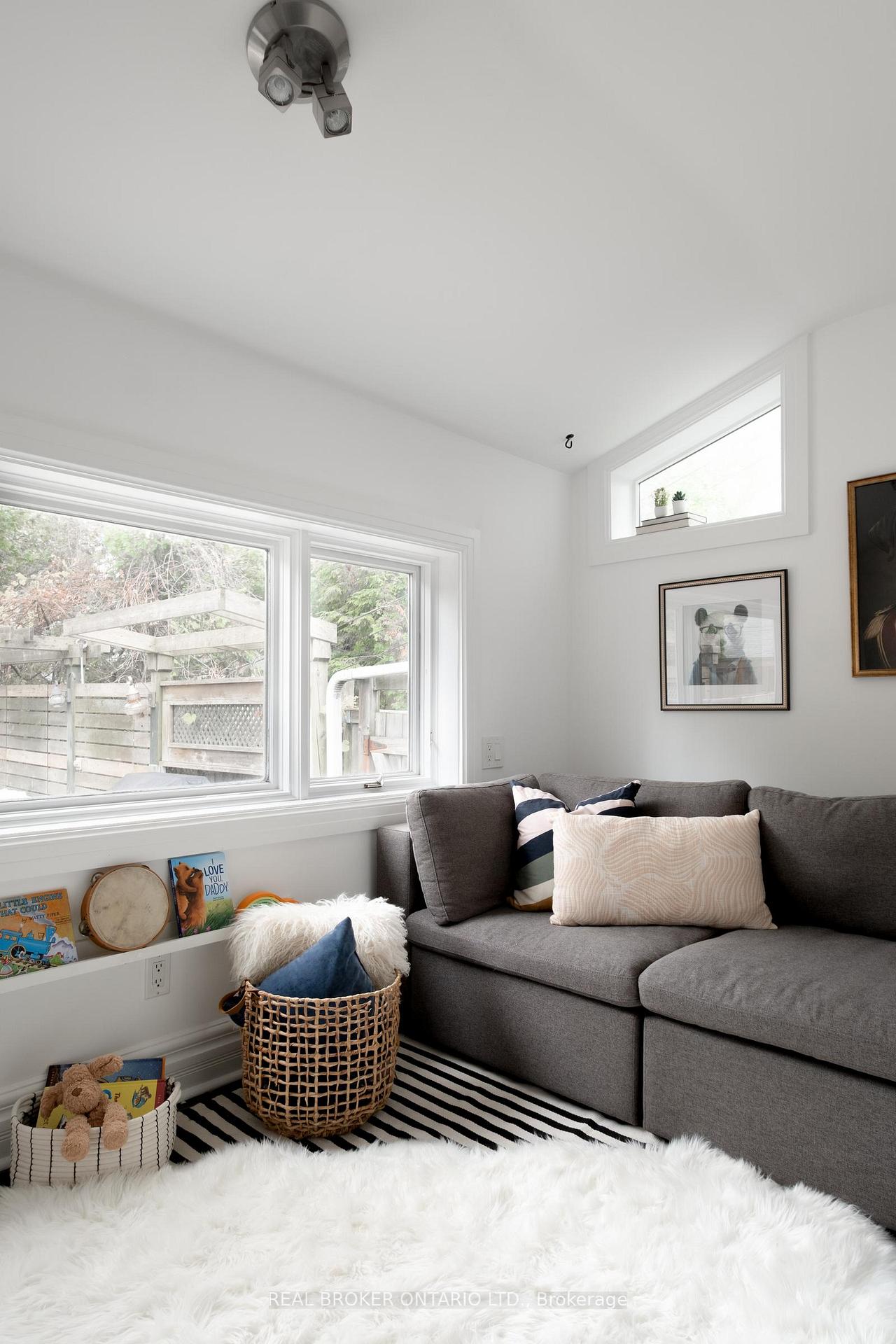 Photo 16 of 21 Stephenson Avenue, Toronto, East End-Danforth — HOMEH