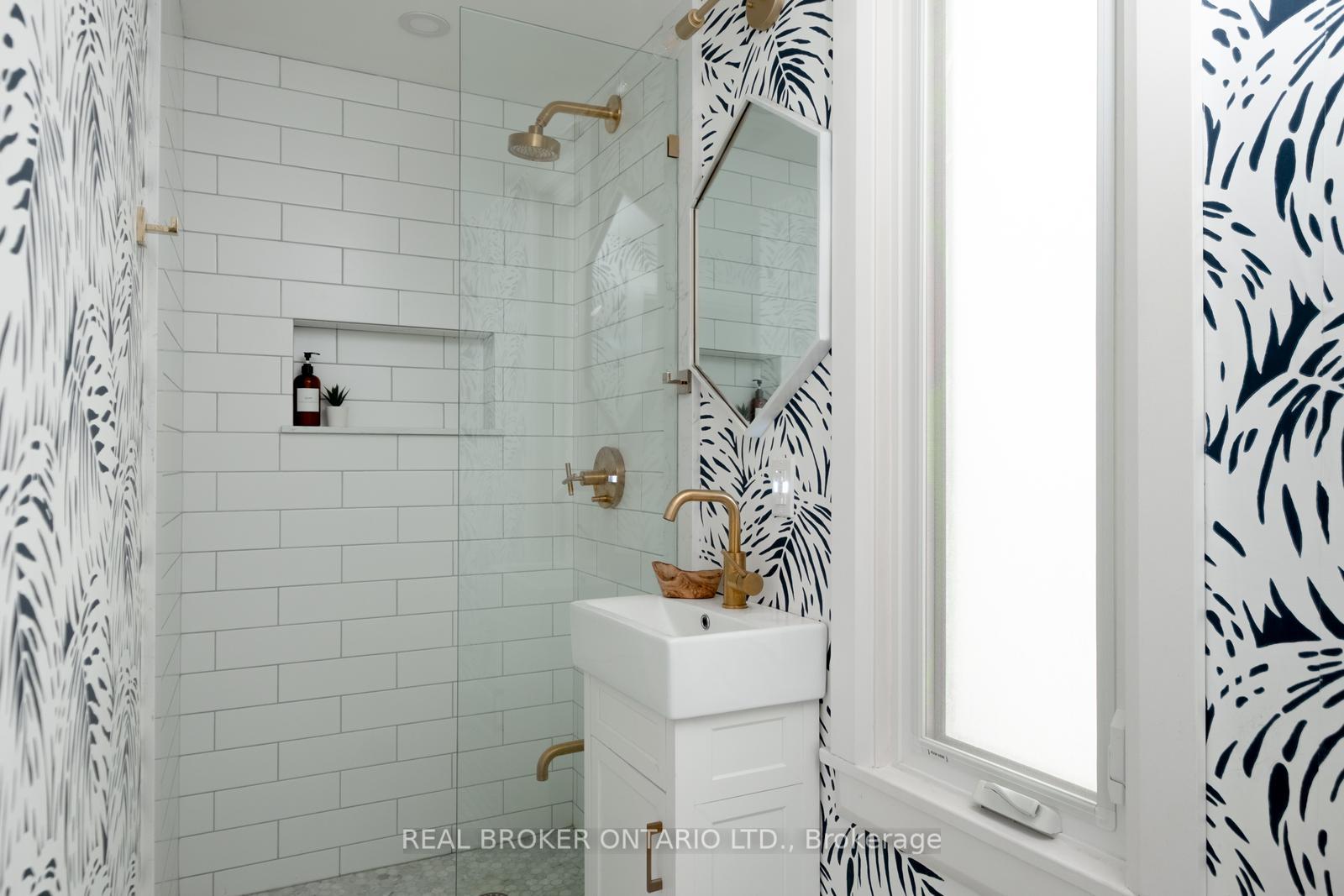 Photo 19 of 21 Stephenson Avenue, Toronto, East End-Danforth — HOMEH