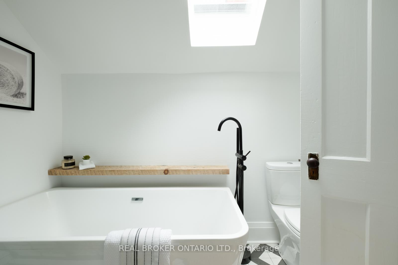 Photo 28 of 21 Stephenson Avenue, Toronto, East End-Danforth — HOMEH