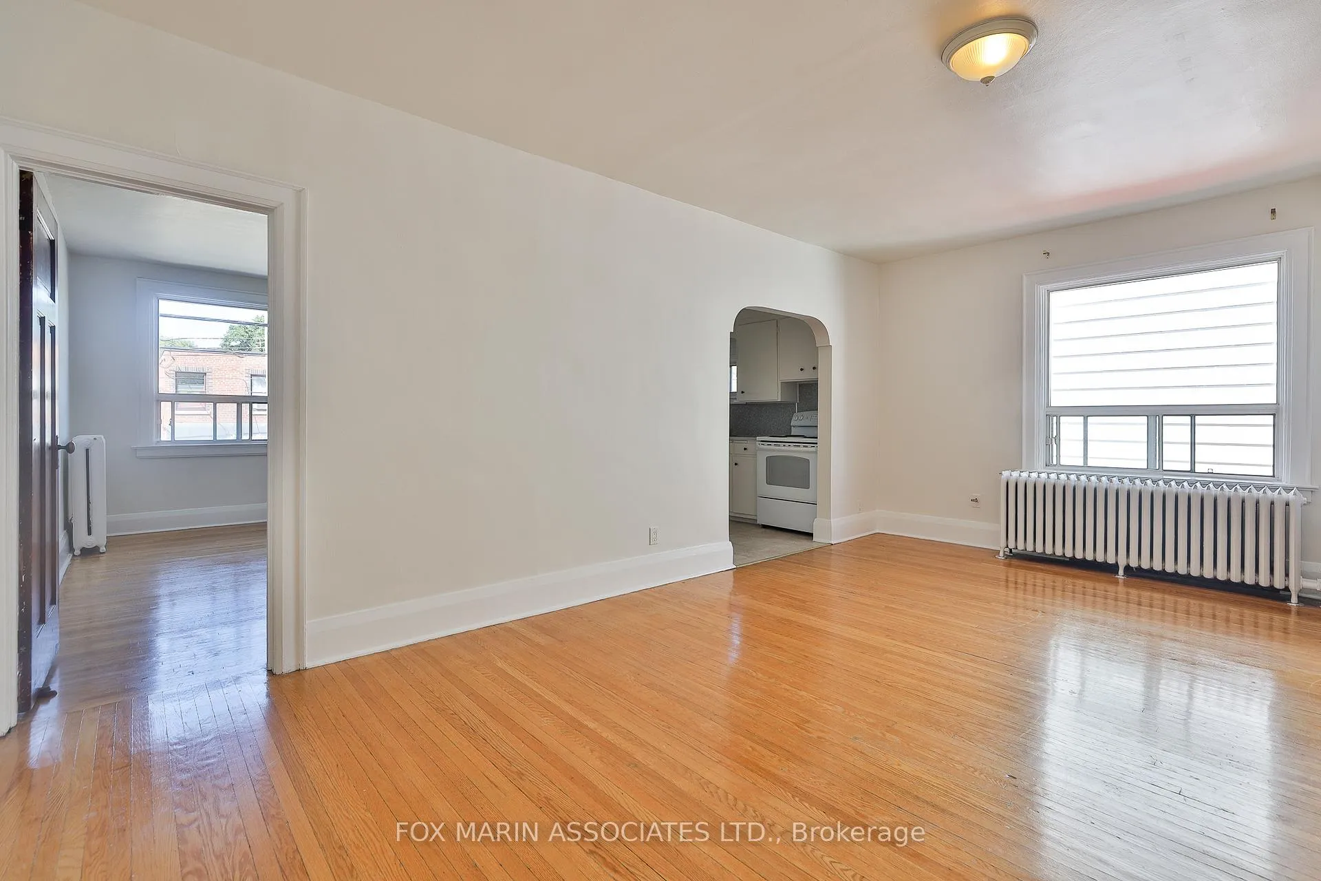 Photo 3 of Unit 2, 1215 Woodbine Avenue, Toronto, Woodbine-Lumsden — HOMEH