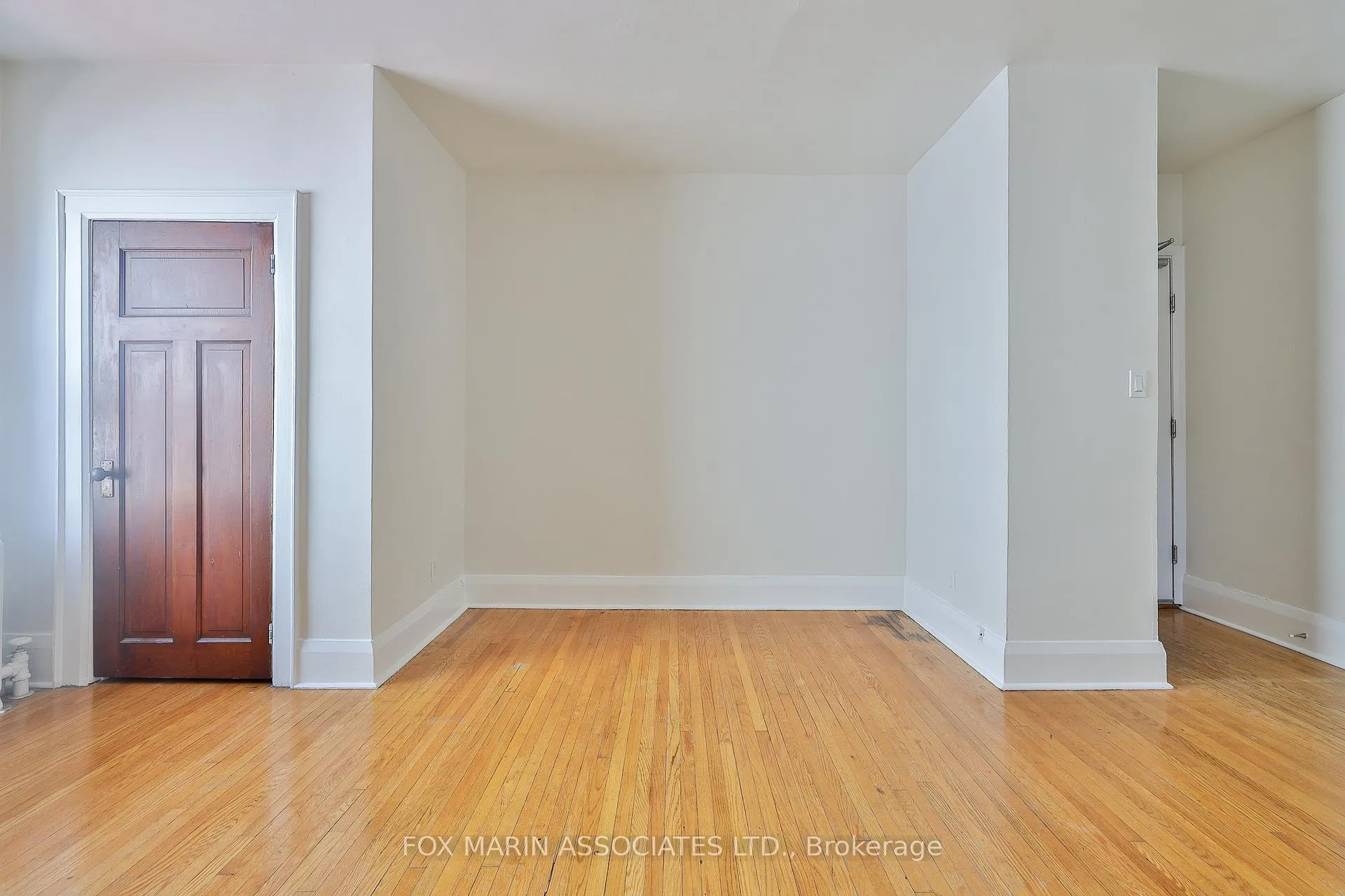 Photo 6 of Unit 2, 1215 Woodbine Avenue, Toronto, Woodbine-Lumsden — HOMEH