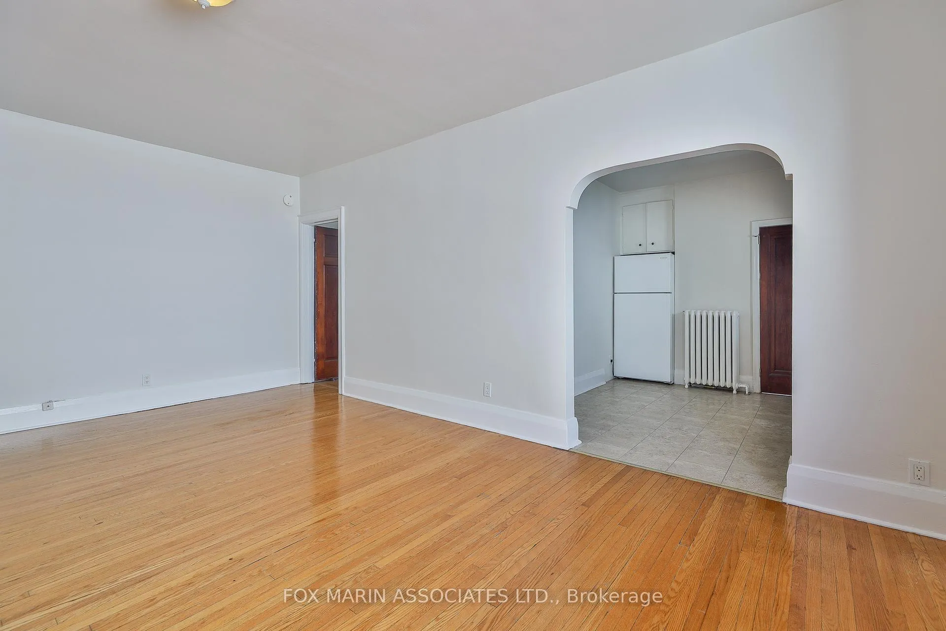 Photo 7 of Unit 2, 1215 Woodbine Avenue, Toronto, Woodbine-Lumsden — HOMEH