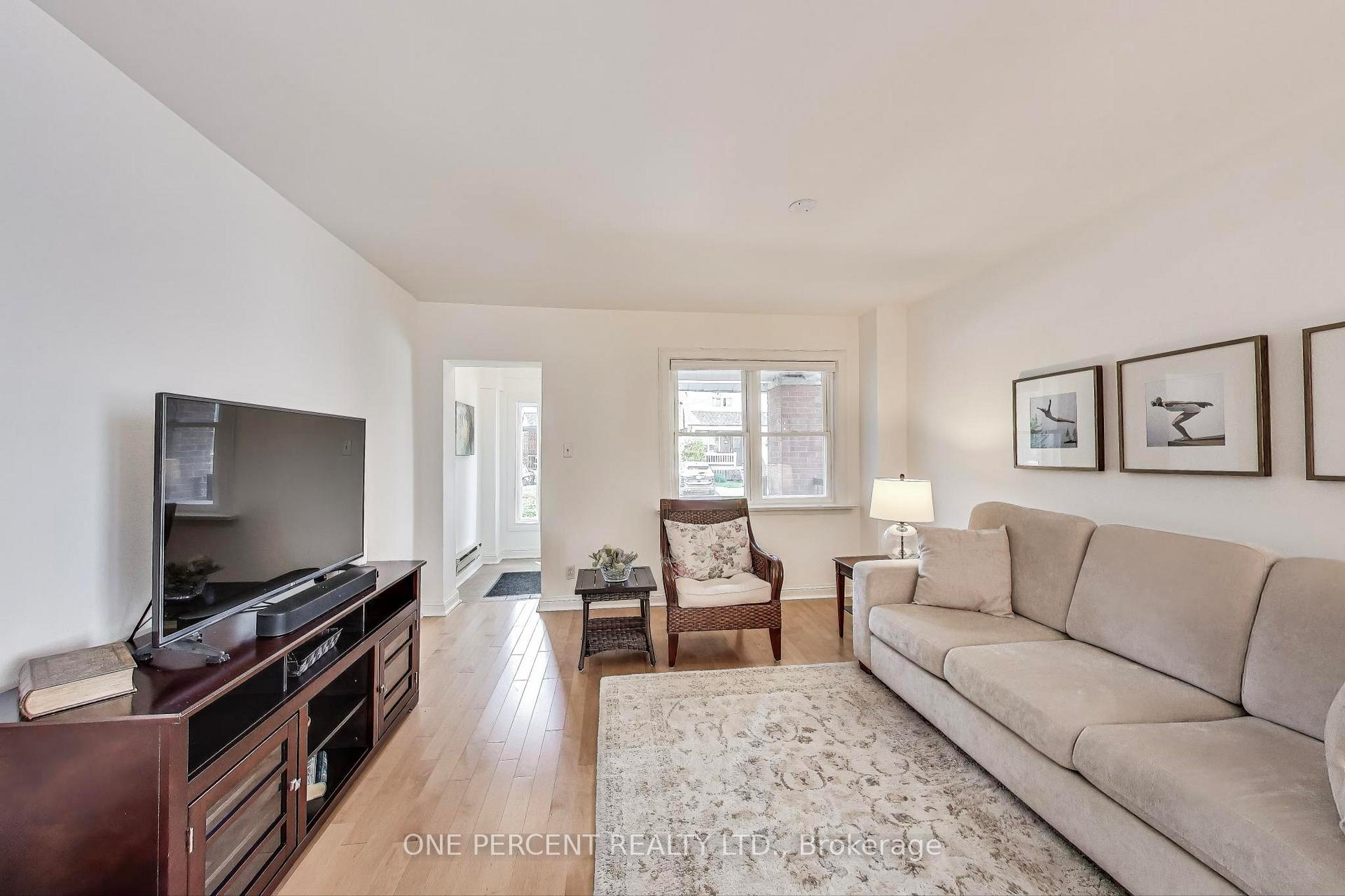 Photo 7 of 33 LeMay Road, Toronto, Mount Pleasant East — HOMEH