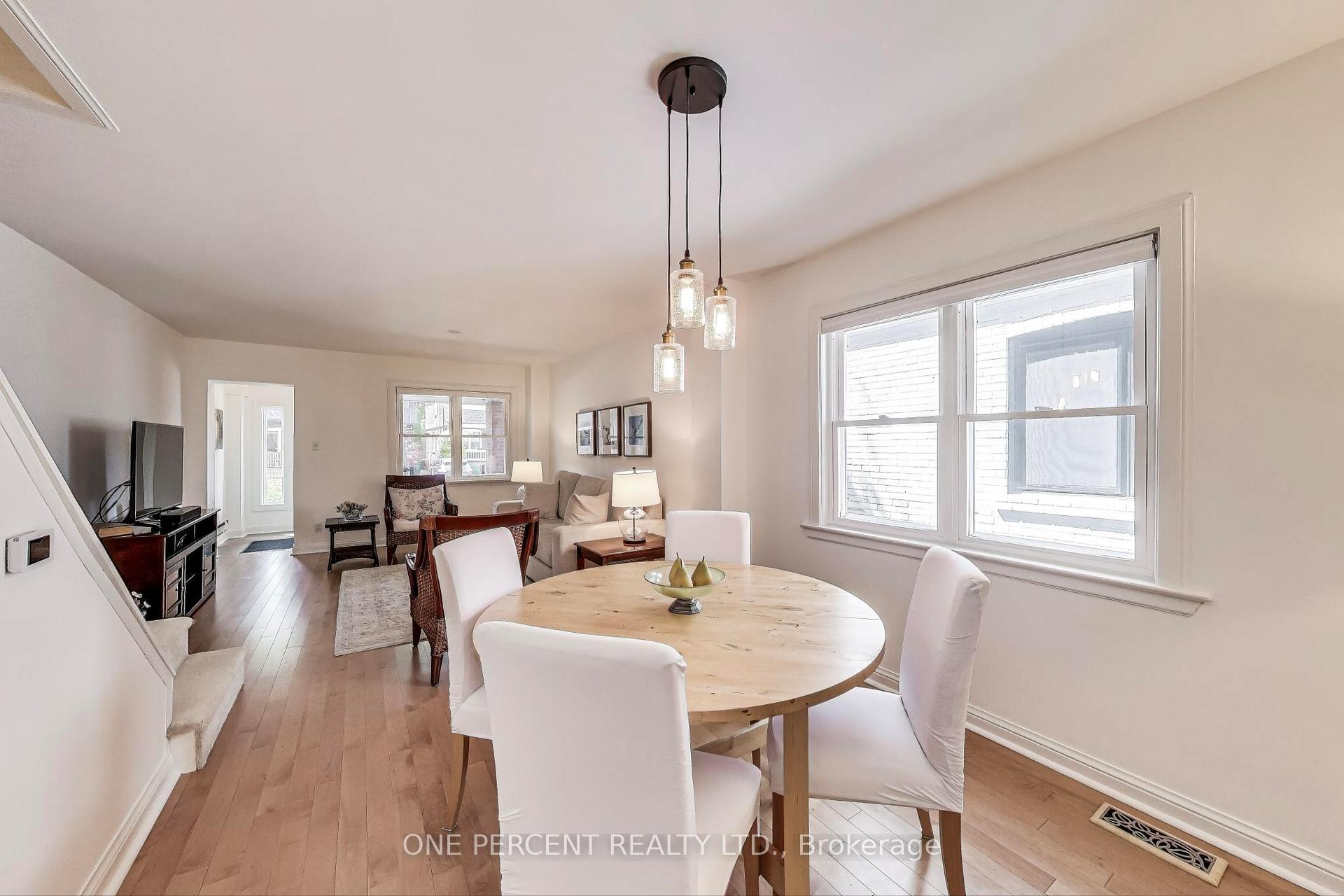 Photo 9 of 33 LeMay Road, Toronto, Mount Pleasant East — HOMEH