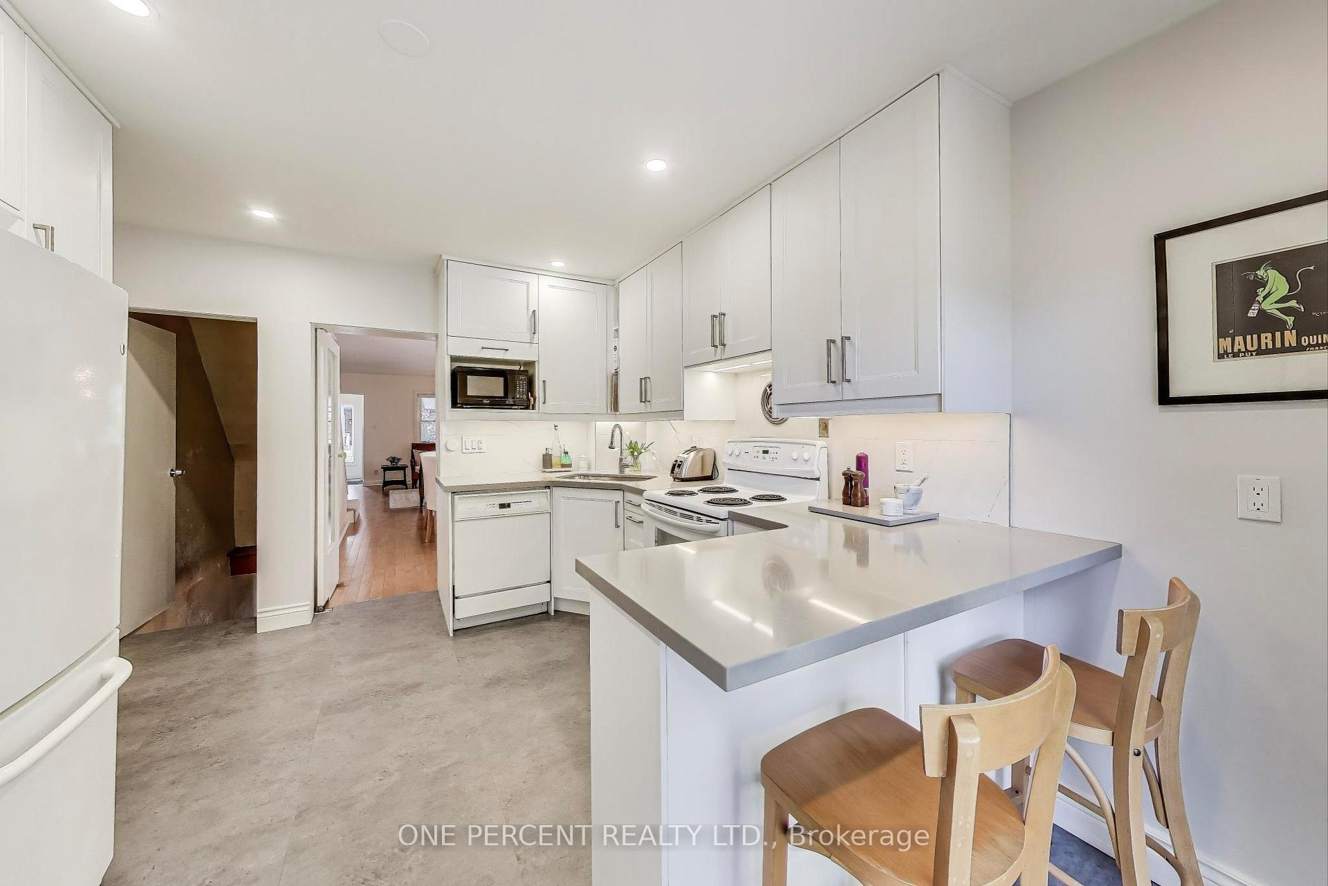Photo 10 of 33 LeMay Road, Toronto, Mount Pleasant East — HOMEH