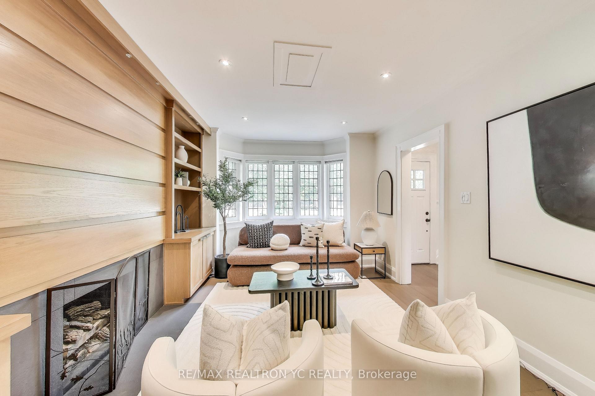 Photo 4 of 11 Donegall Drive, Toronto, Leaside — HOMEH