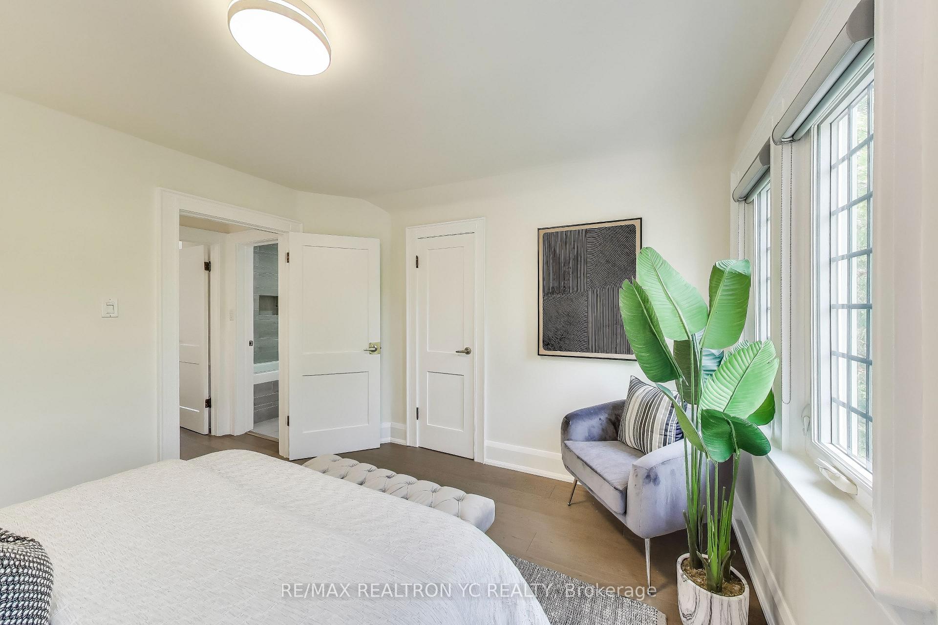 Photo 13 of 11 Donegall Drive, Toronto, Leaside — HOMEH