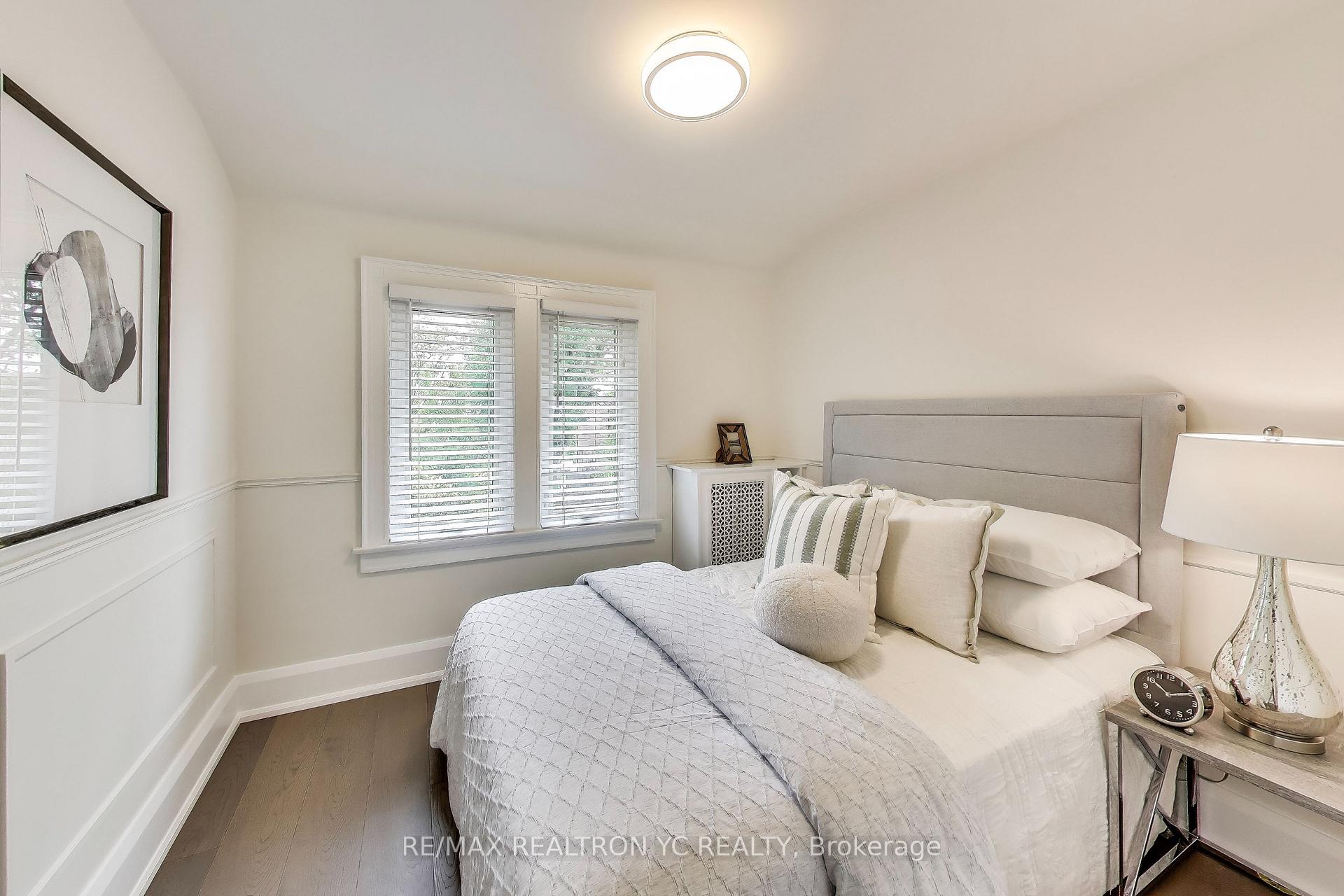 Photo 14 of 11 Donegall Drive, Toronto, Leaside — HOMEH