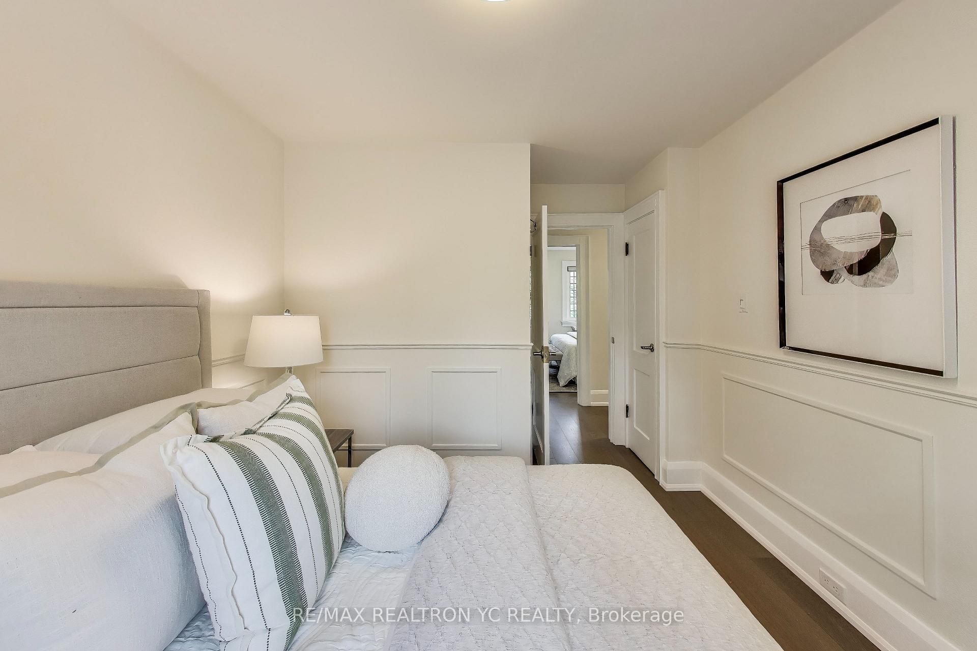Photo 15 of 11 Donegall Drive, Toronto, Leaside — HOMEH