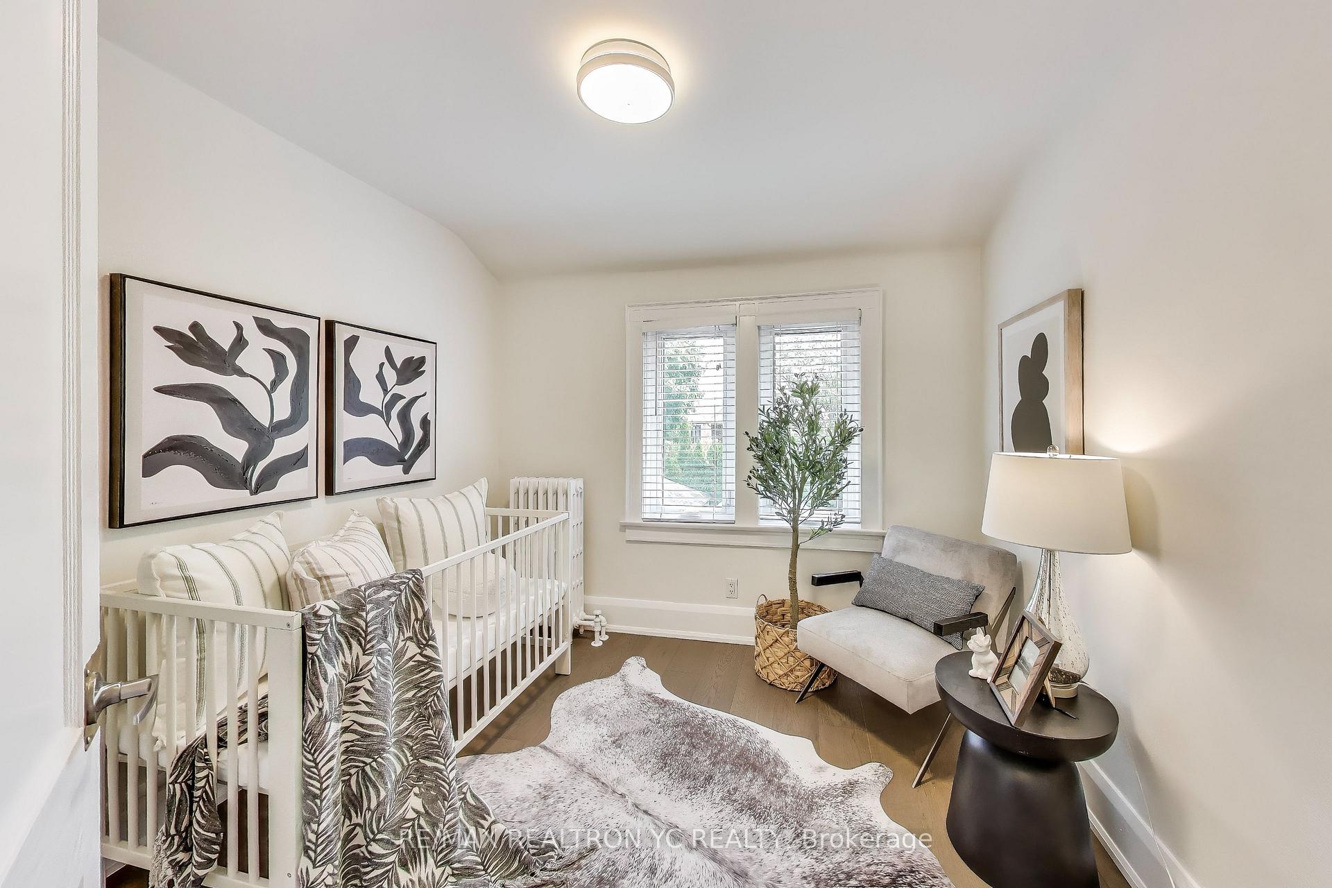 Photo 16 of 11 Donegall Drive, Toronto, Leaside — HOMEH