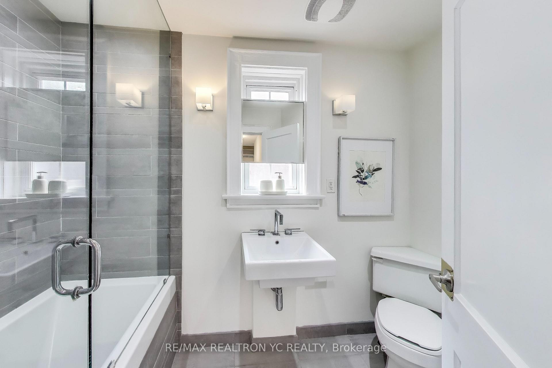 Photo 18 of 11 Donegall Drive, Toronto, Leaside — HOMEH