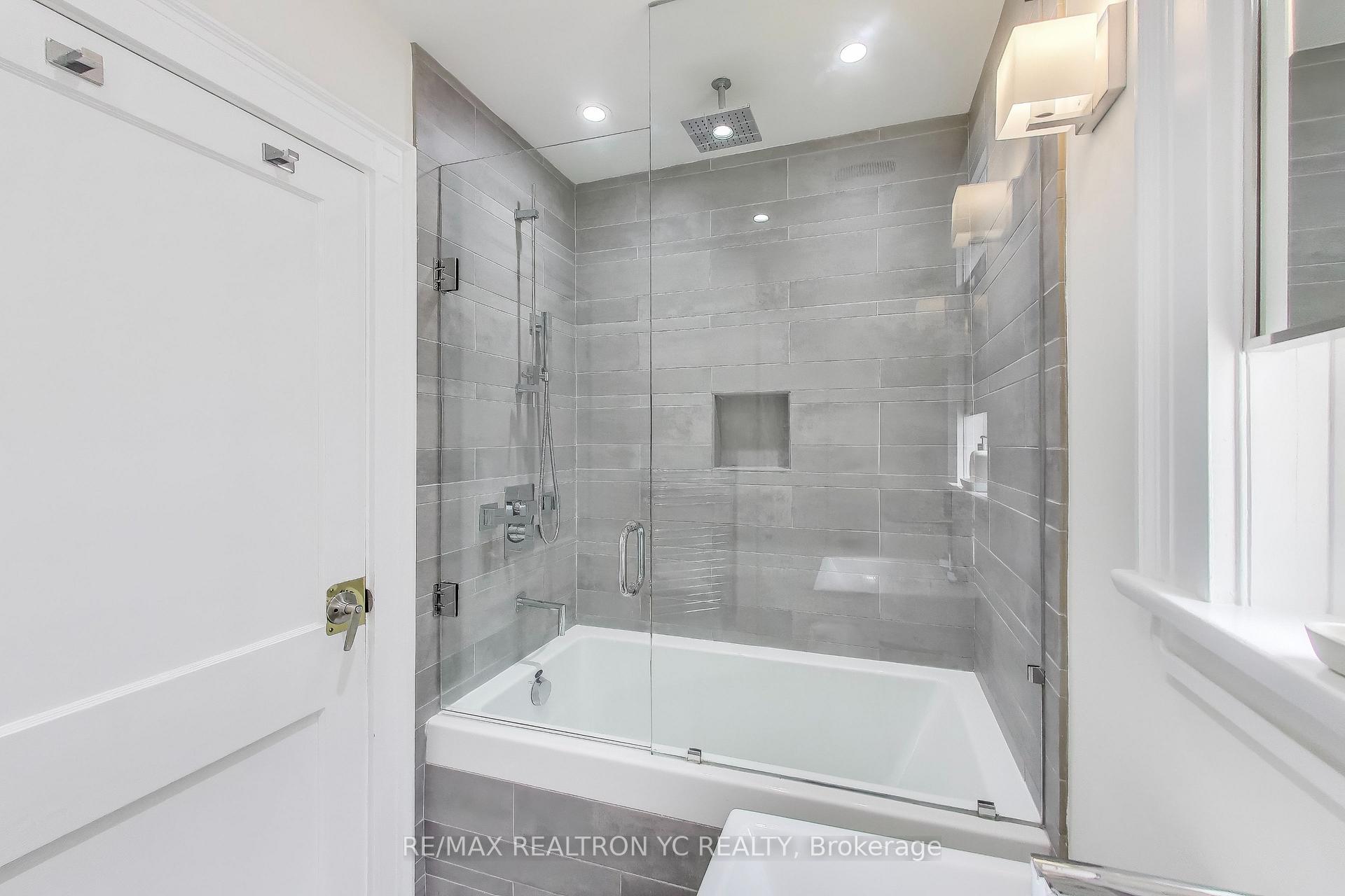 Photo 19 of 11 Donegall Drive, Toronto, Leaside — HOMEH