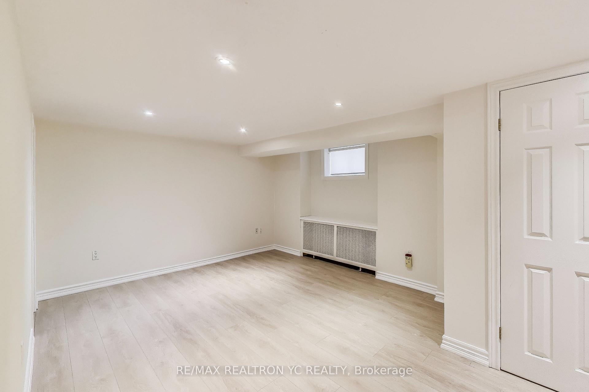 Photo 20 of 11 Donegall Drive, Toronto, Leaside — HOMEH