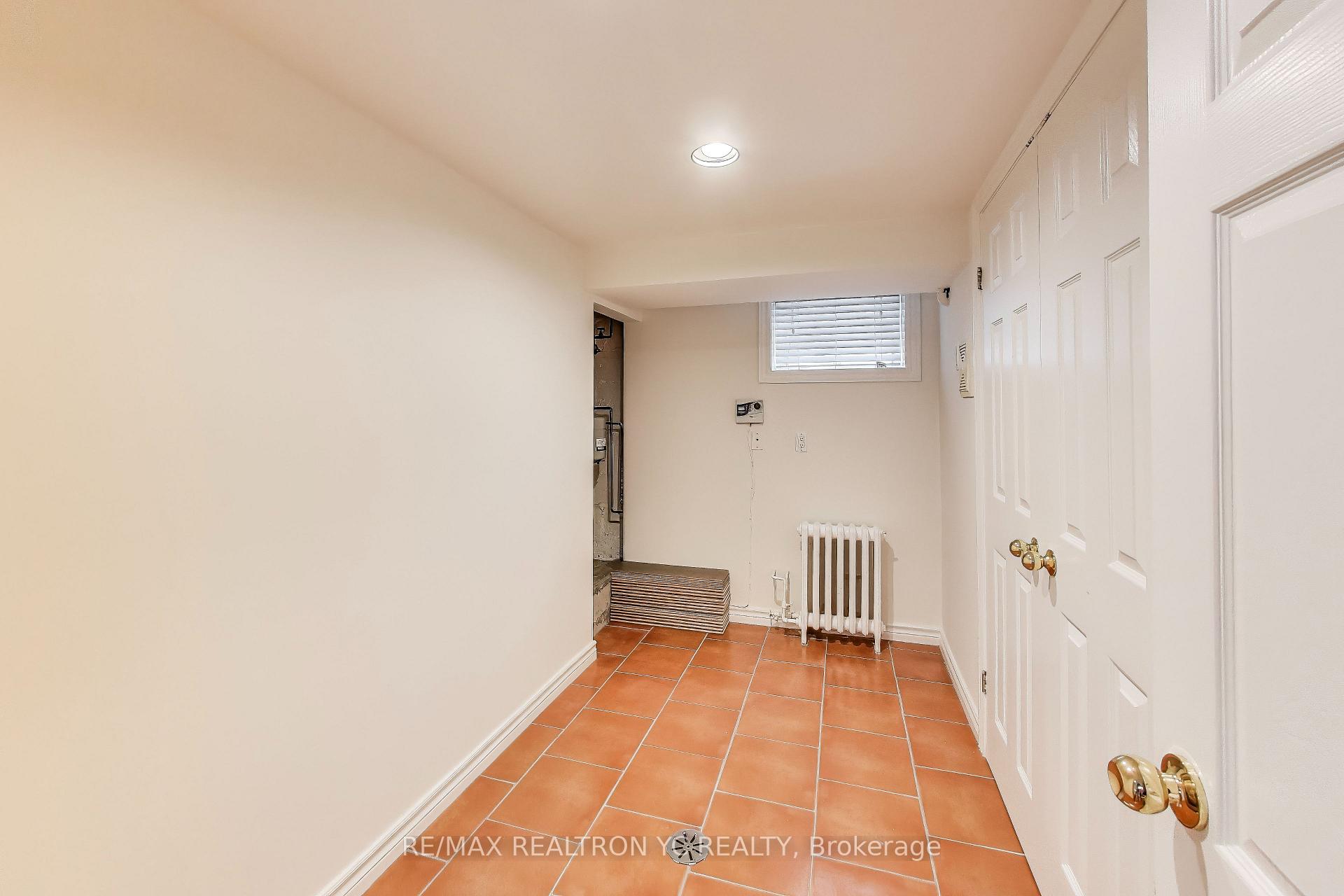 Photo 22 of 11 Donegall Drive, Toronto, Leaside — HOMEH