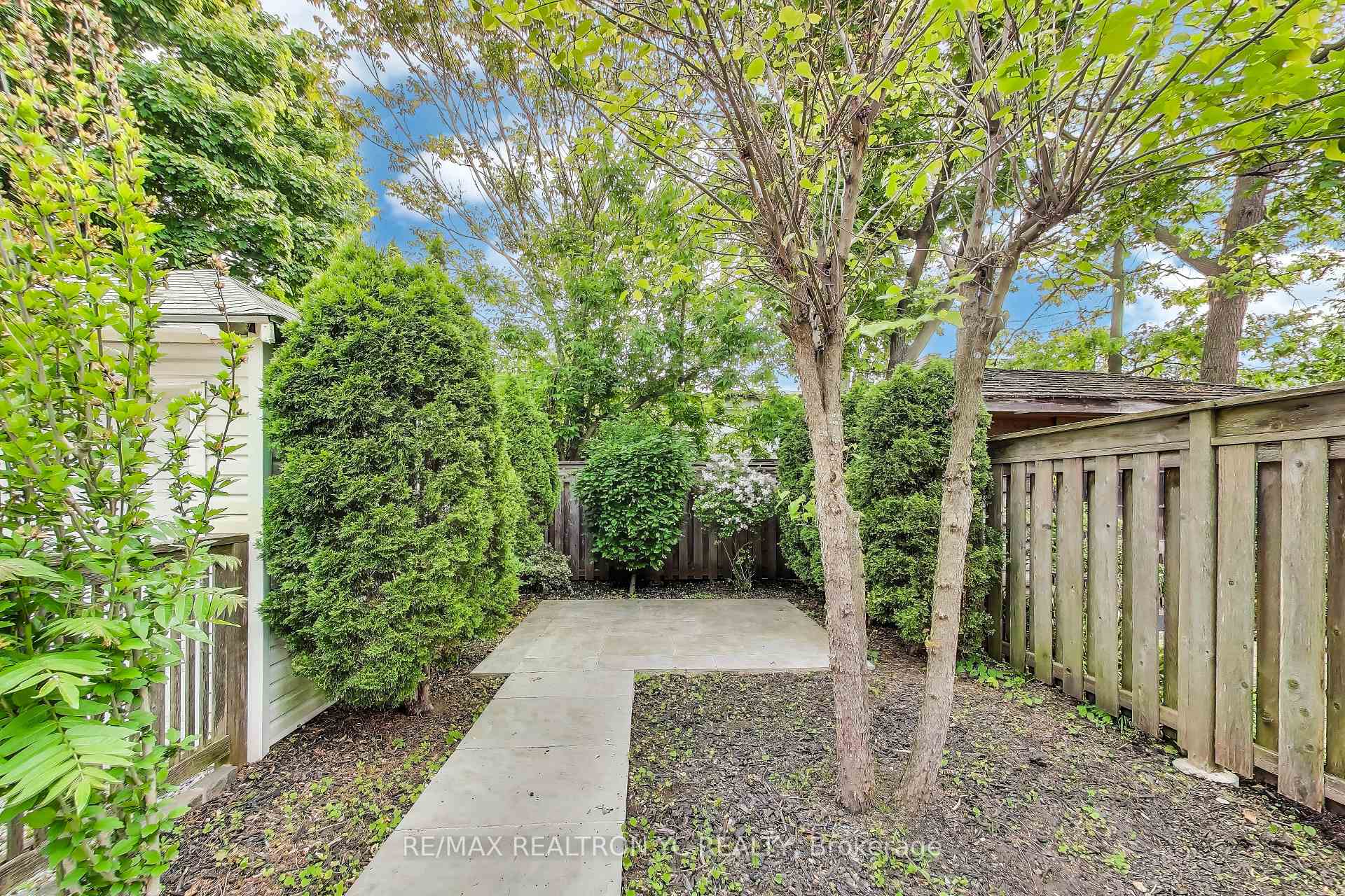 Photo 27 of 11 Donegall Drive, Toronto, Leaside — HOMEH