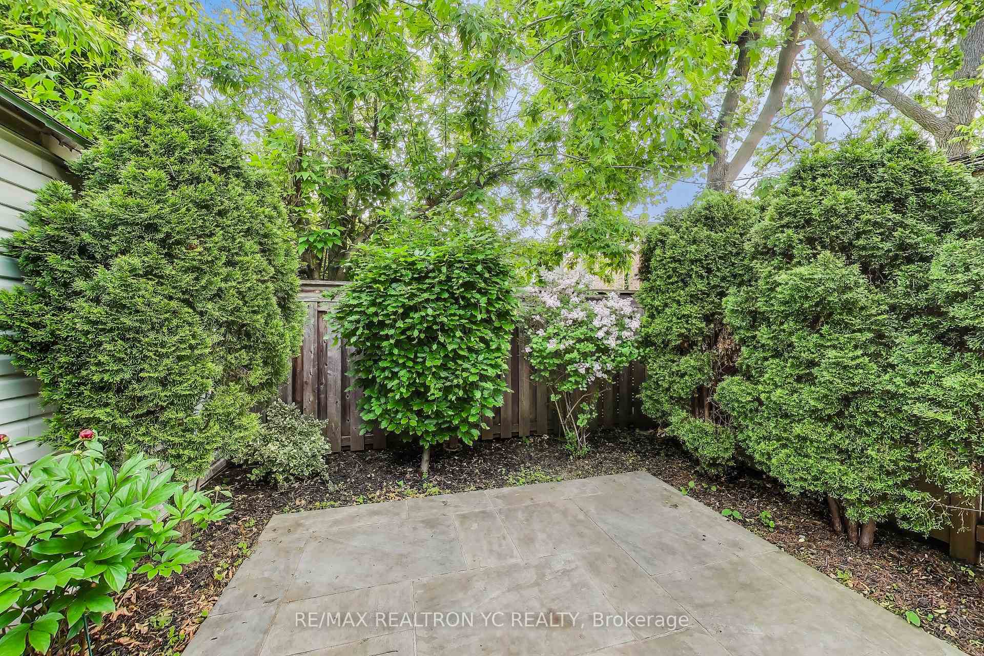 Photo 28 of 11 Donegall Drive, Toronto, Leaside — HOMEH