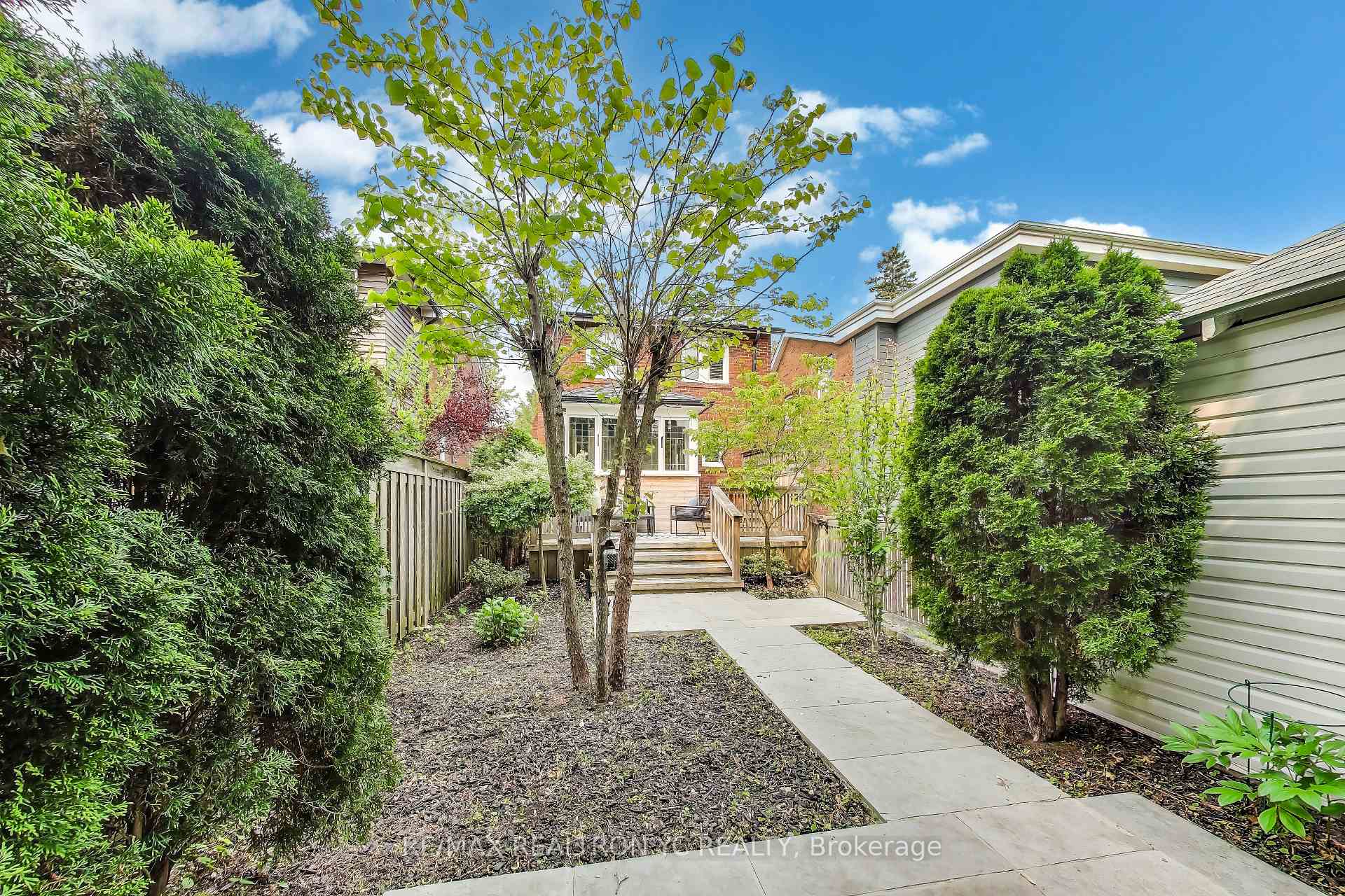Photo 29 of 11 Donegall Drive, Toronto, Leaside — HOMEH