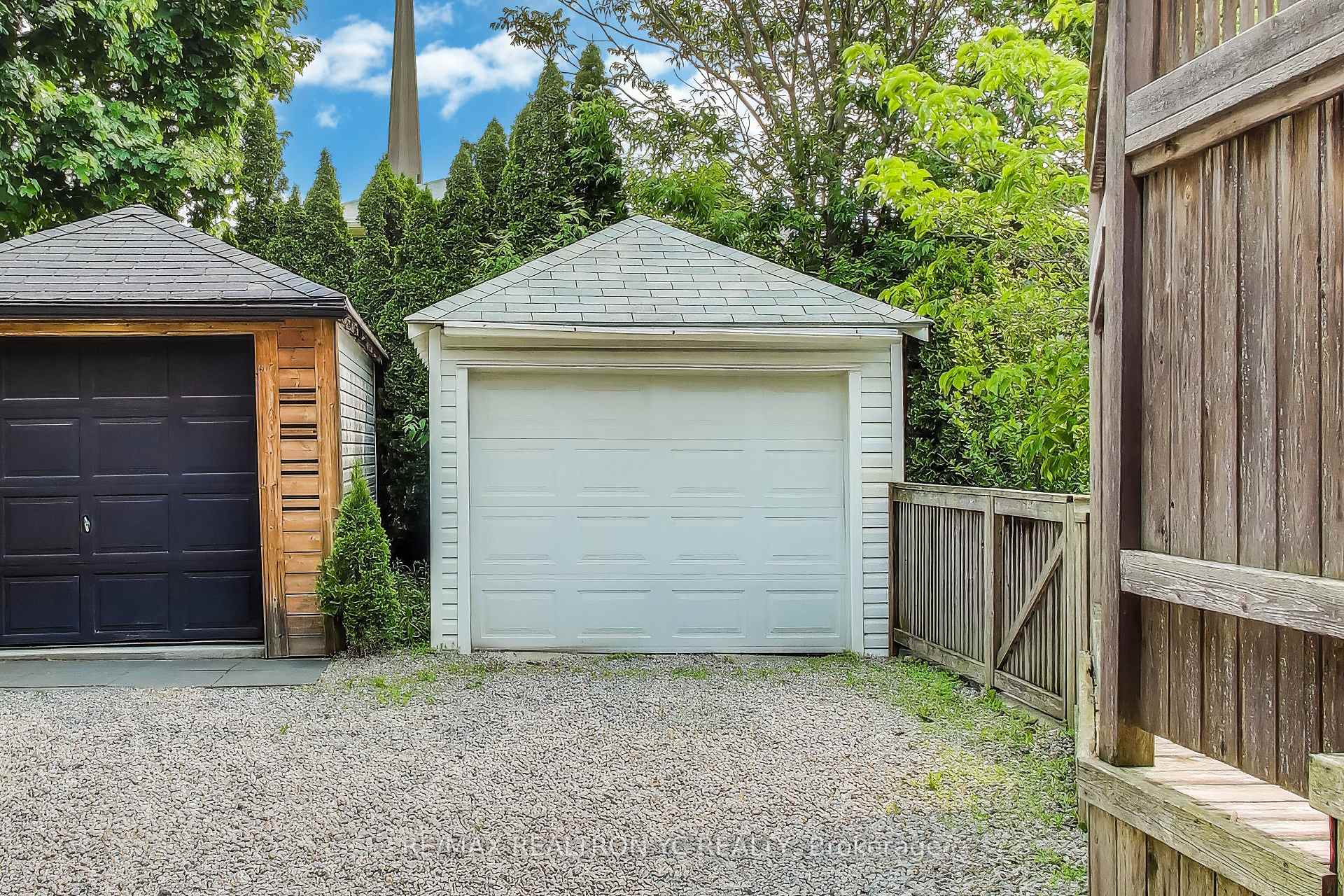 Photo 31 of 11 Donegall Drive, Toronto, Leaside — HOMEH