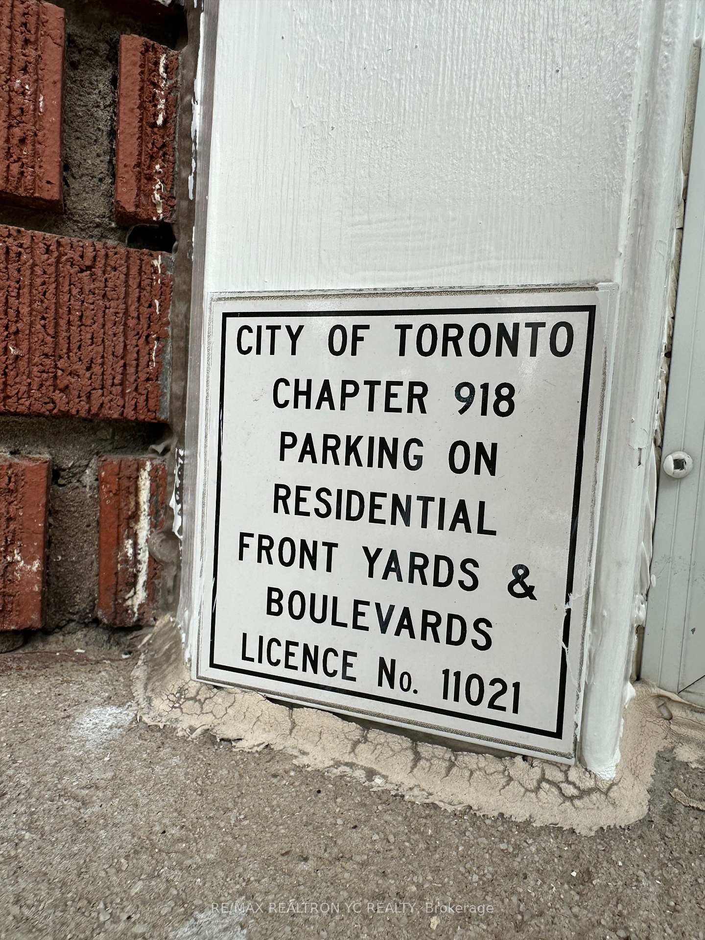 Photo 32 of 11 Donegall Drive, Toronto, Leaside — HOMEH