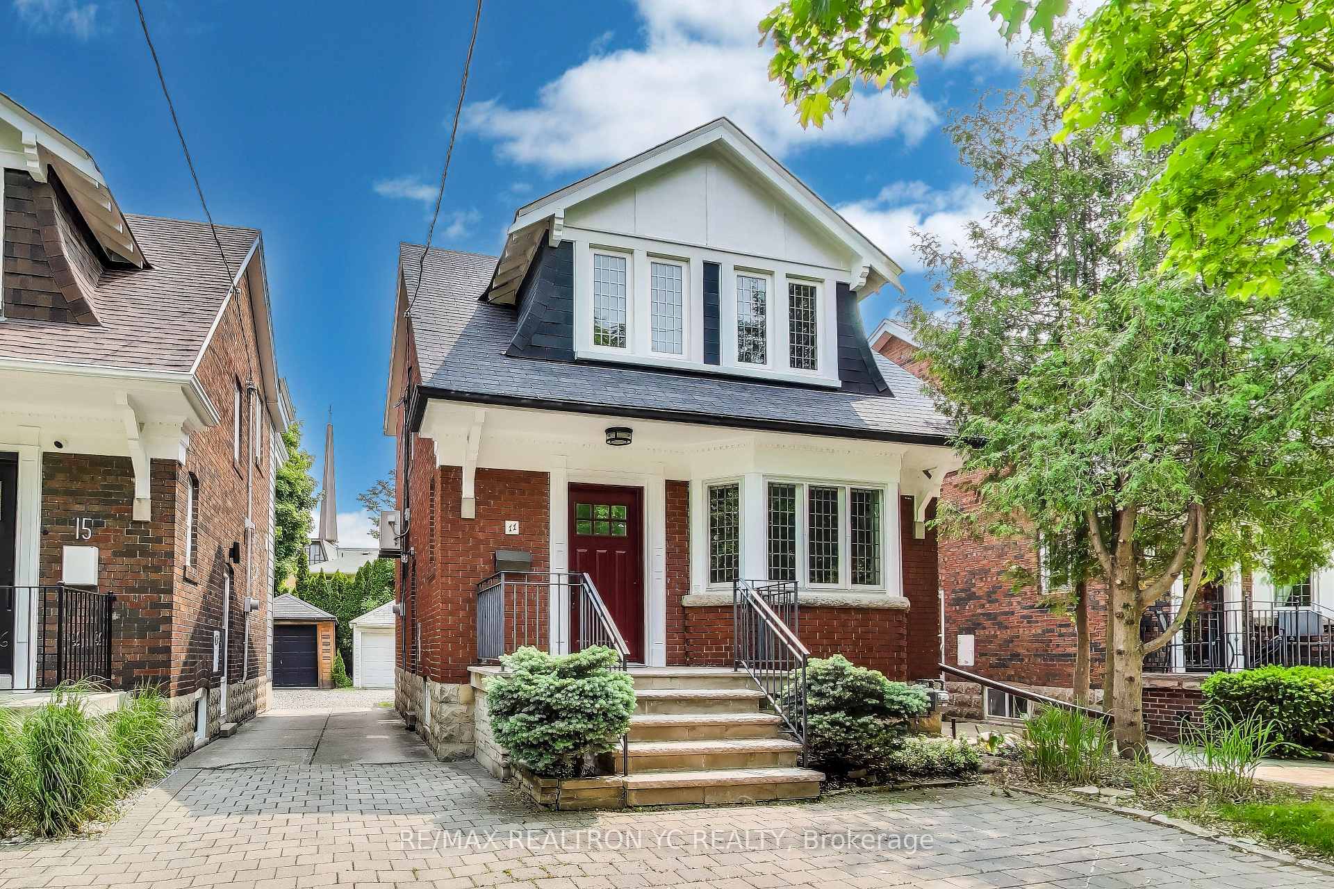 Photo 33 of 11 Donegall Drive, Toronto, Leaside — HOMEH