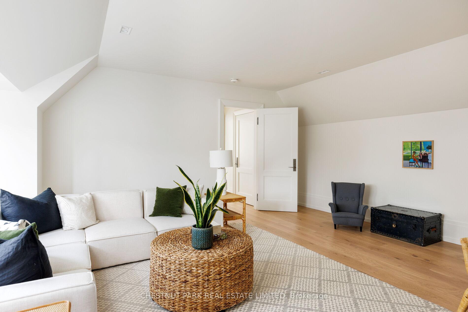 Photo 42 of 91 Inglewood Drive, Toronto, Rosedale-Moore Park — HOMEH